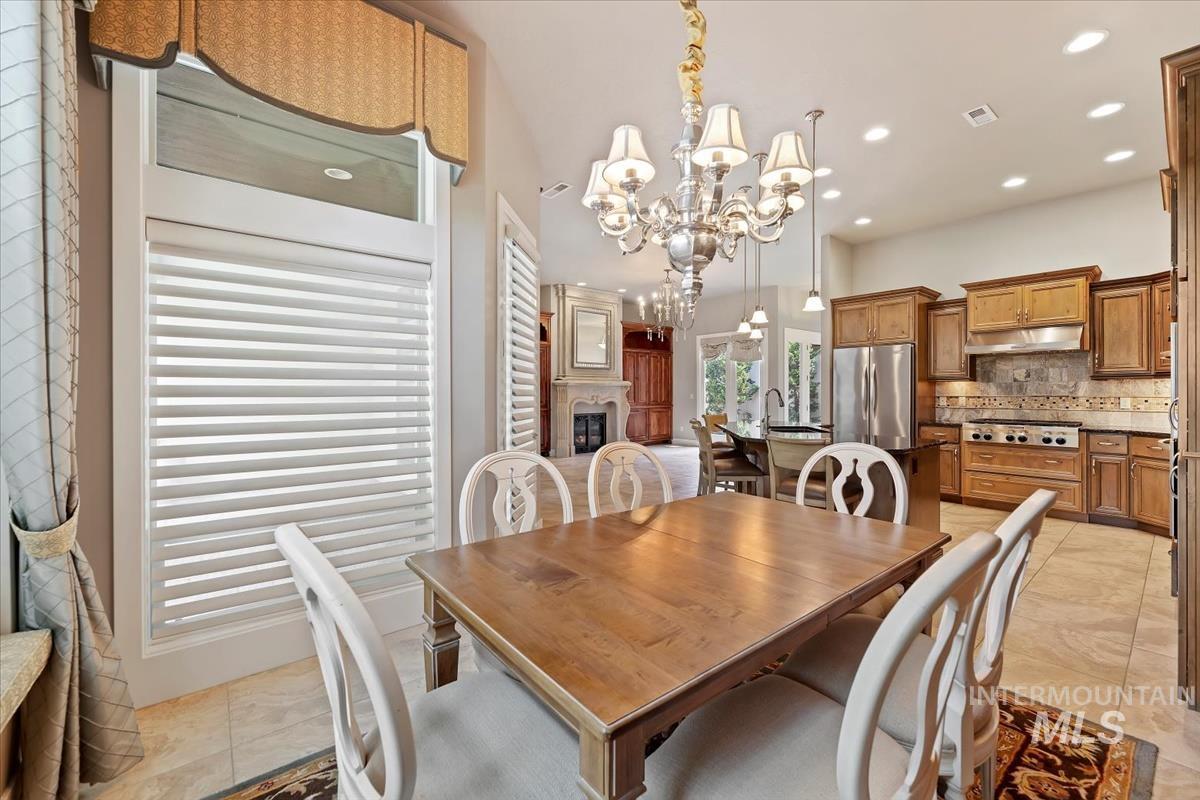 9668 W Tributary Ln, Boise, Idaho 83714, 2 Bedrooms, 2.5 Bathrooms, Residential For Sale, Price $718,000, 98982799