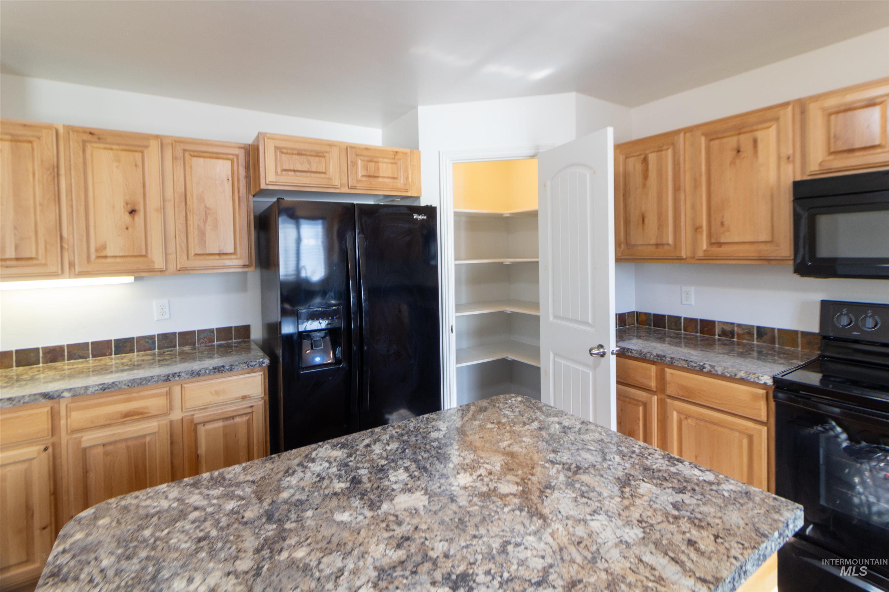 610 Ethan Ct, Jerome, Idaho 83338, 3 Bedrooms, 2 Bathrooms, Residential For Sale, Price $324,999, 98982802