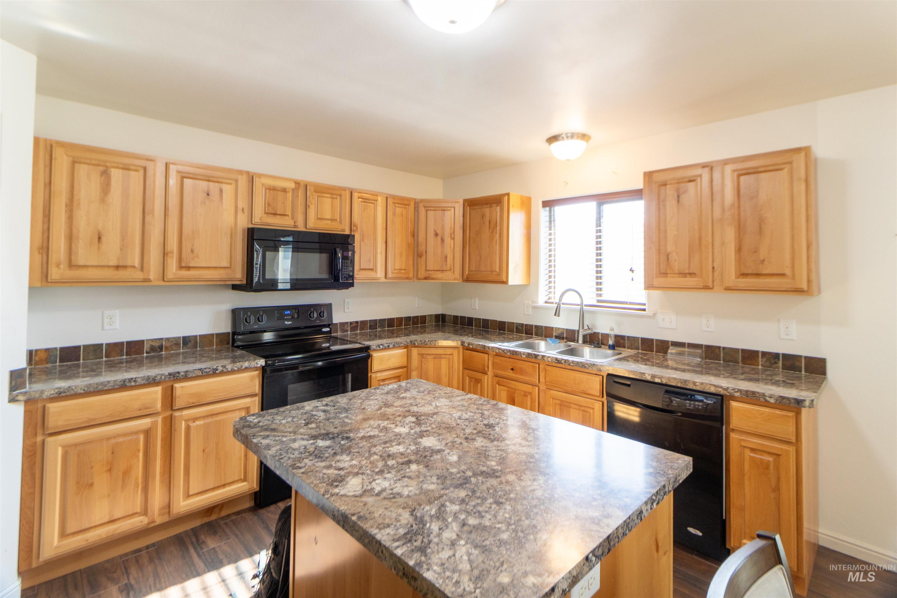 610 Ethan Ct, Jerome, Idaho 83338, 3 Bedrooms, 2 Bathrooms, Residential For Sale, Price $324,999, 98982802