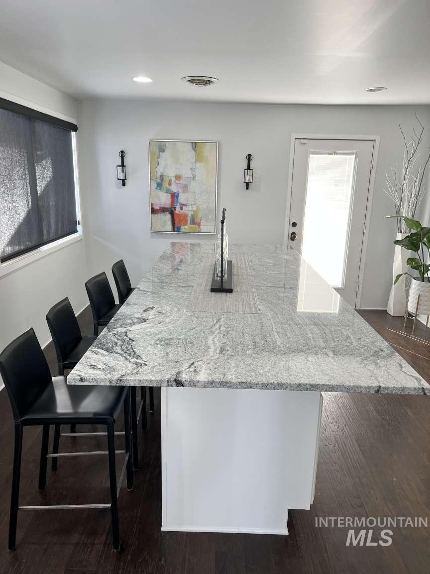 4060 N 1200 E, Buhl, Idaho 83316, 5 Bedrooms, 2.5 Bathrooms, Residential For Sale, Price $1,385,000, 98982803