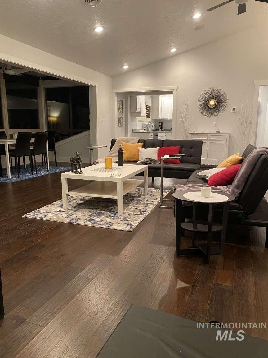 4060 N 1200 E, Buhl, Idaho 83316, 5 Bedrooms, 2.5 Bathrooms, Residential For Sale, Price $1,385,000, 98982803