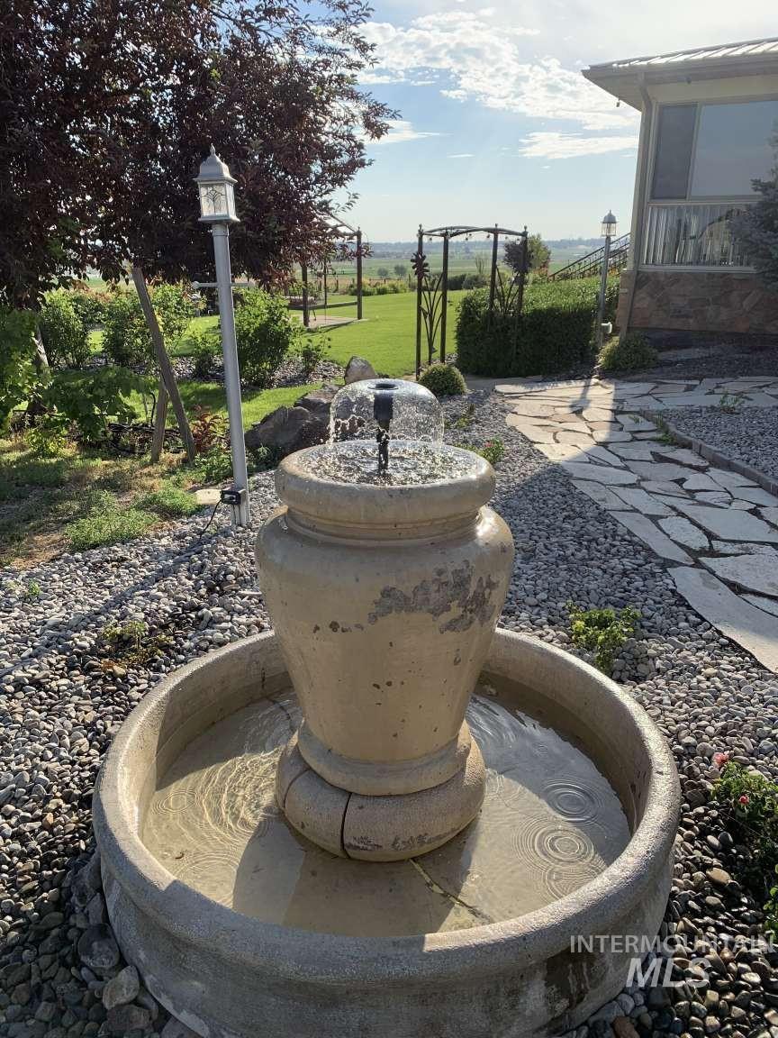 4060 N 1200 E, Buhl, Idaho 83316, 5 Bedrooms, 2.5 Bathrooms, Residential For Sale, Price $1,385,000, 98982803