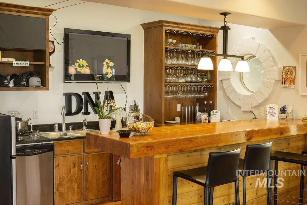 4060 N 1200 E, Buhl, Idaho 83316, 5 Bedrooms, 2.5 Bathrooms, Residential For Sale, Price $1,385,000, 98982803