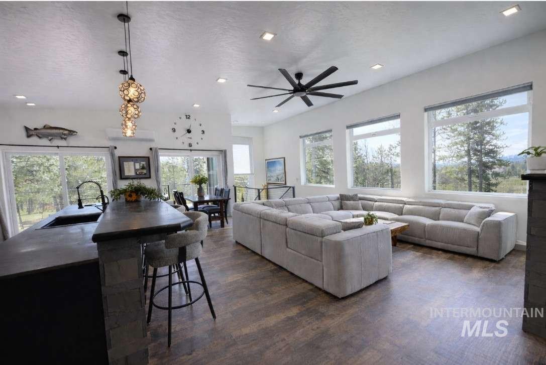 14159 Jefferson Rd, McCall, Idaho 83638, 3 Bedrooms, 3 Bathrooms, Residential For Sale, Price $1,295,000, 98982804