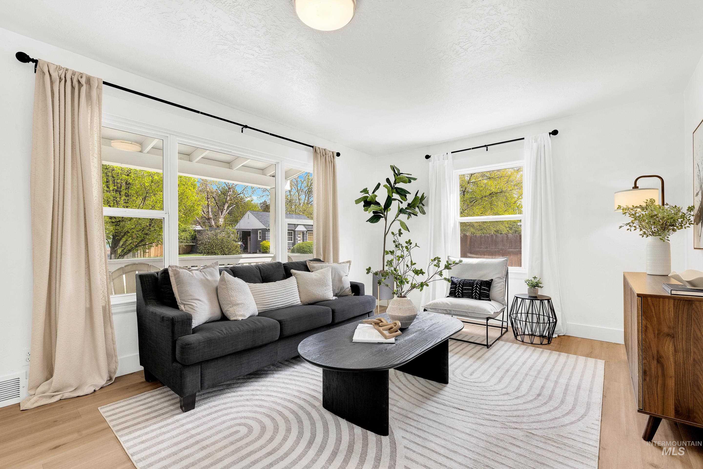 1409 S Hervey, Boise, Idaho 83705, 3 Bedrooms, 1 Bathroom, Residential For Sale, Price $489,000,MLS 98982805