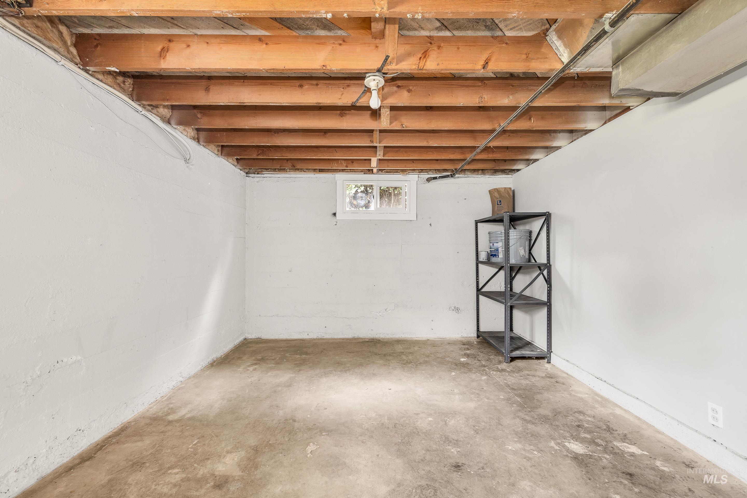 1409 S Hervey, Boise, Idaho 83705, 3 Bedrooms, 1 Bathroom, Residential For Sale, Price $489,000,MLS 98982805