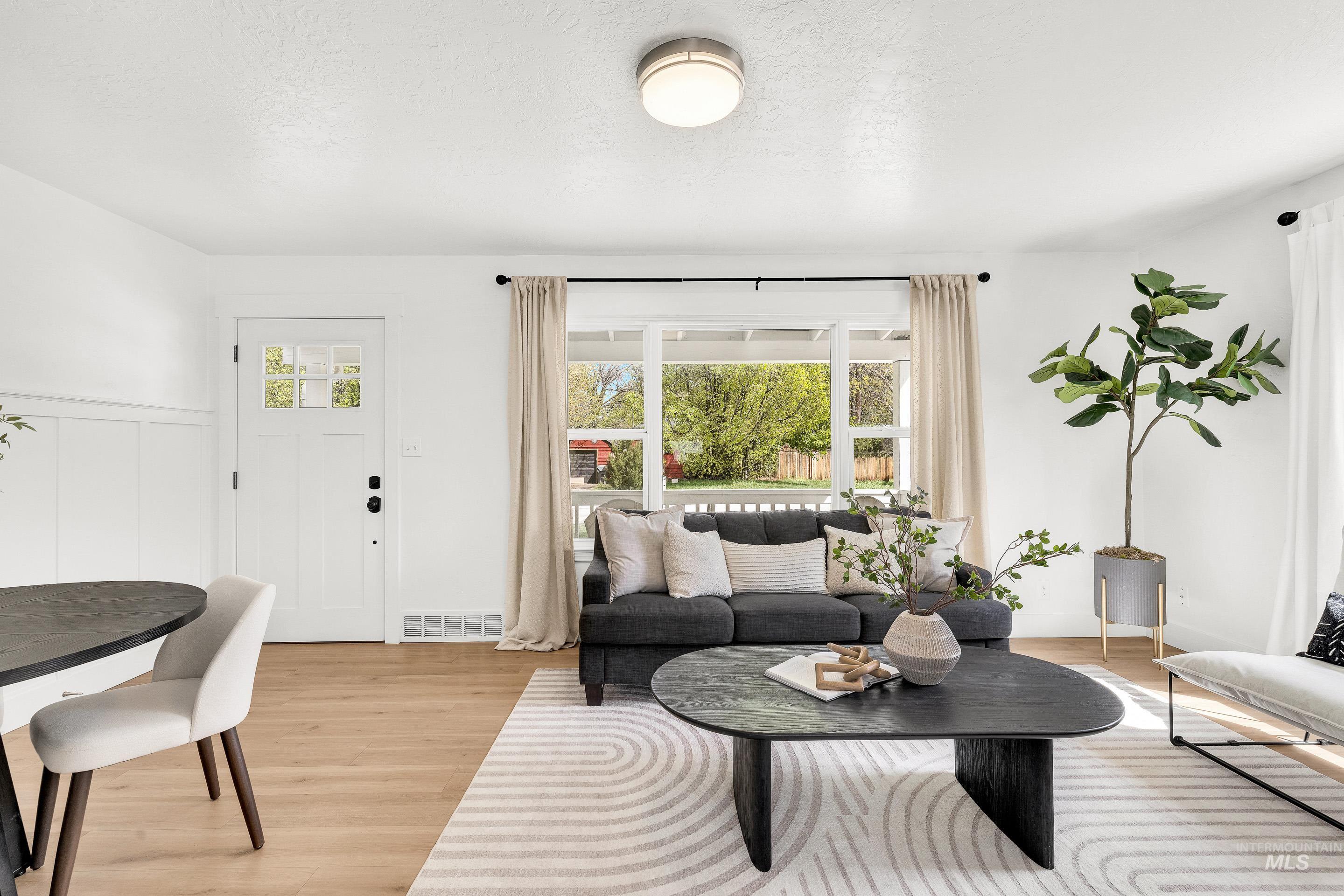 1409 S Hervey, Boise, Idaho 83705, 3 Bedrooms, 1 Bathroom, Residential For Sale, Price $489,000,MLS 98982805