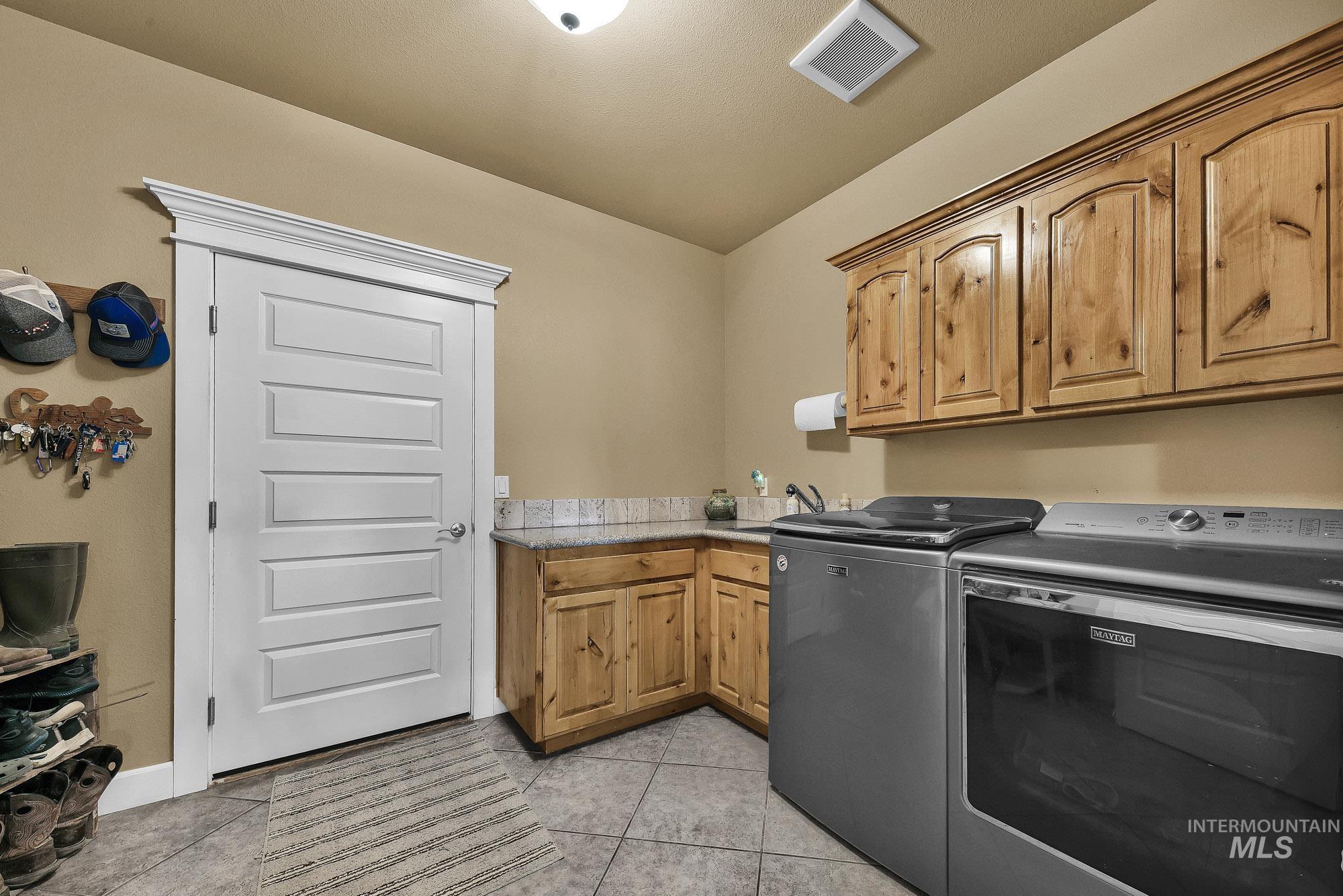 22089 Eel Lane, Middleton, Idaho 83644, 3 Bedrooms, 3 Bathrooms, Residential For Sale, Price $1,299,000, 98982806