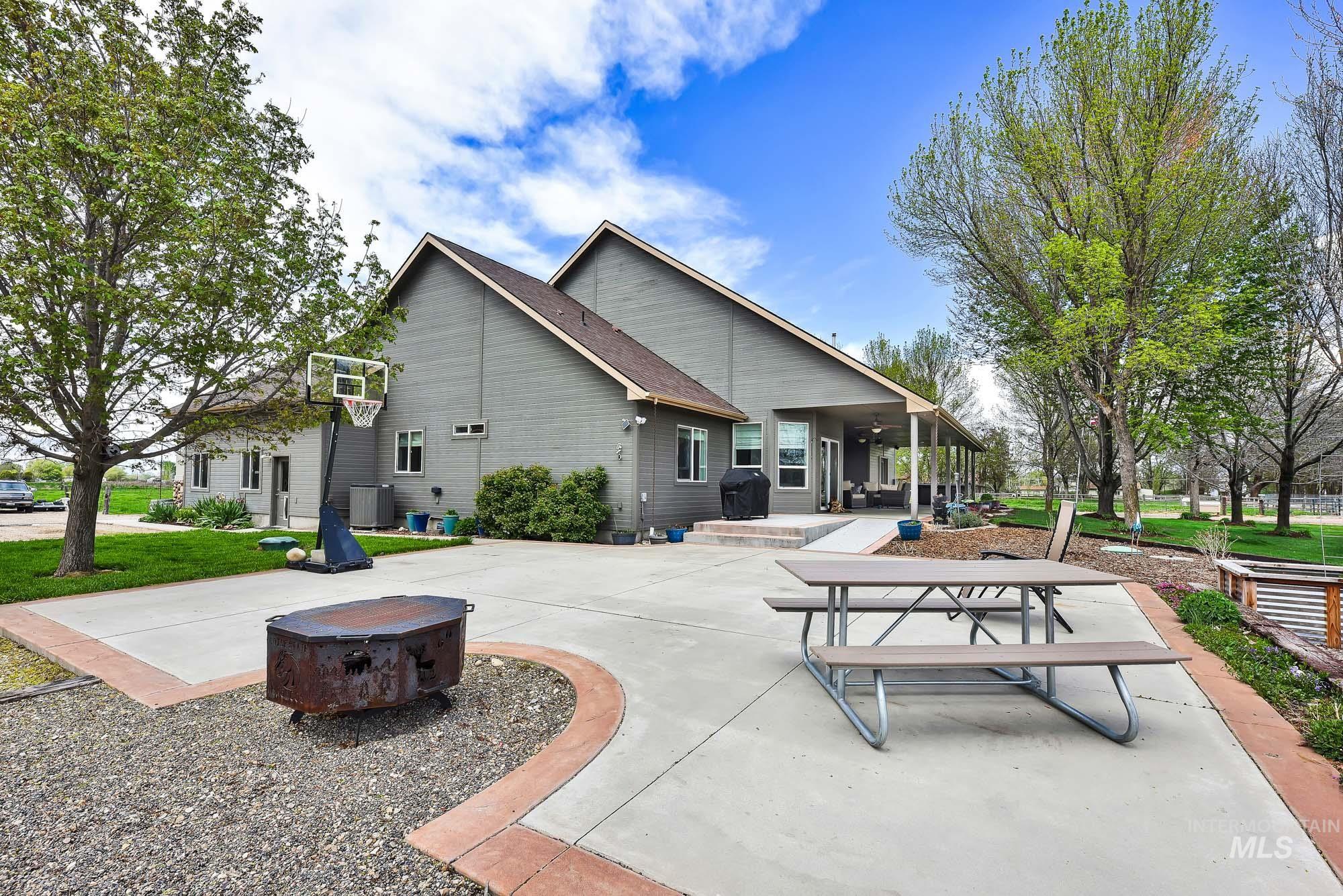 22089 Eel Lane, Middleton, Idaho 83644, 3 Bedrooms, 3 Bathrooms, Residential For Sale, Price $1,299,000, 98982806