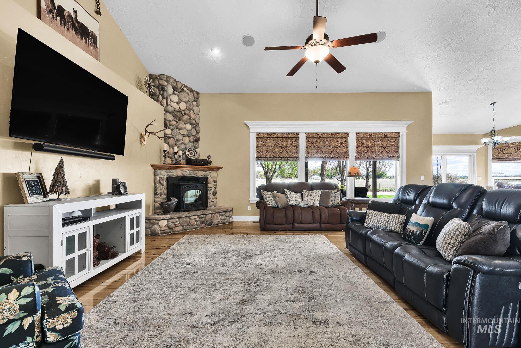 22089 Eel Lane, Middleton, Idaho 83644, 3 Bedrooms, 3 Bathrooms, Residential For Sale, Price $1,299,000, 98982806