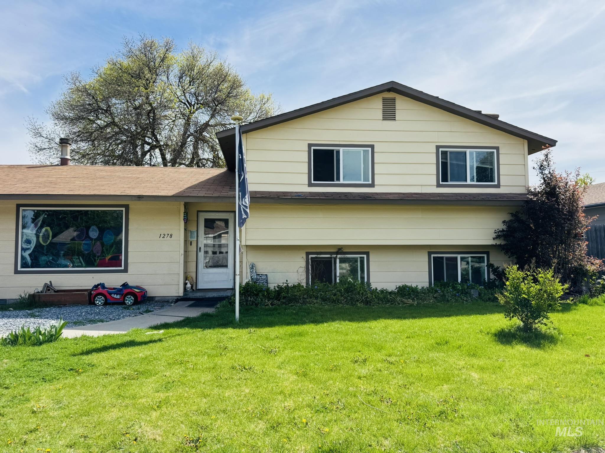 1278 SW 15th Ave, Ontario, Oregon 97914, 3 Bedrooms, 2 Bathrooms, Residential For Sale, Price $330,000, 98982810