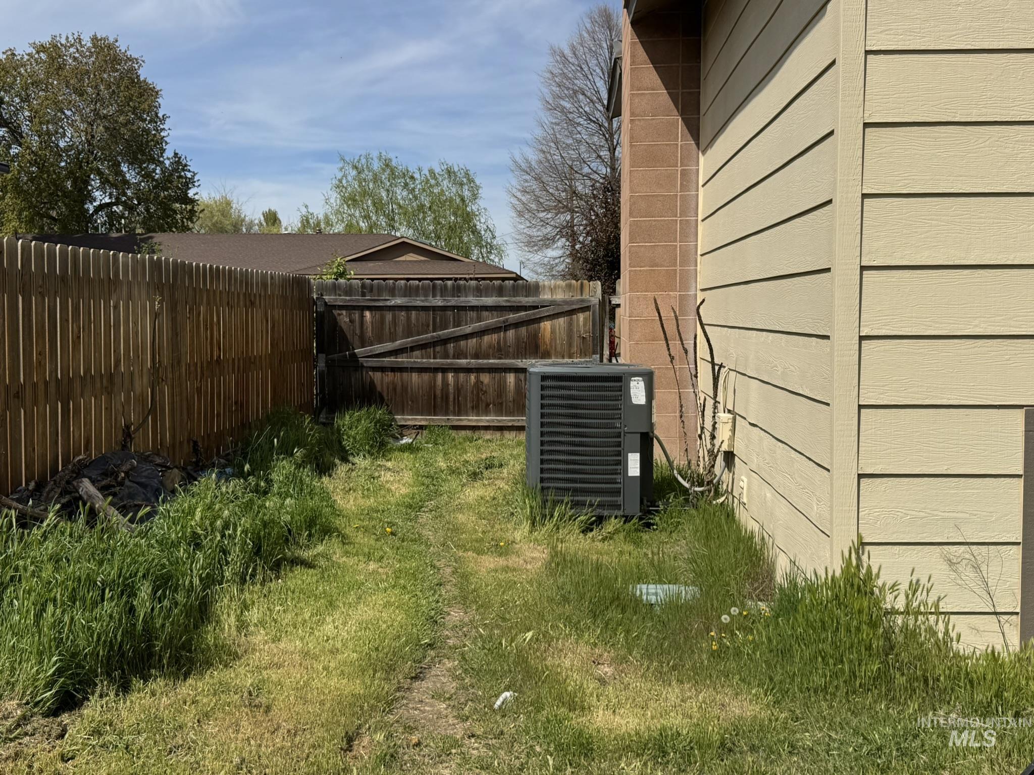 1278 SW 15th Ave, Ontario, Oregon 97914, 3 Bedrooms, 2 Bathrooms, Residential For Sale, Price $330,000, 98982810