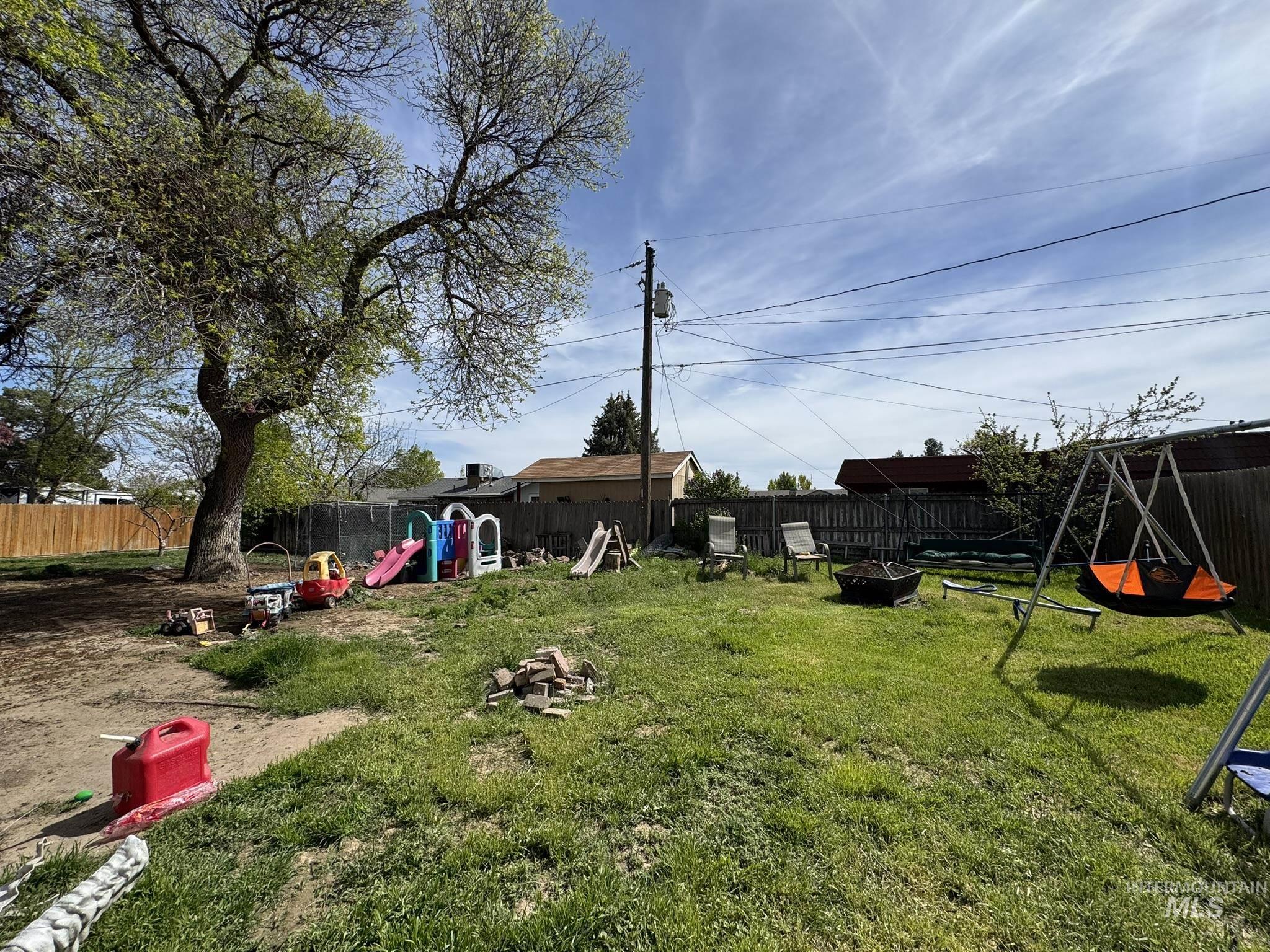 1278 SW 15th Ave, Ontario, Oregon 97914, 3 Bedrooms, 2 Bathrooms, Residential For Sale, Price $330,000, 98982810