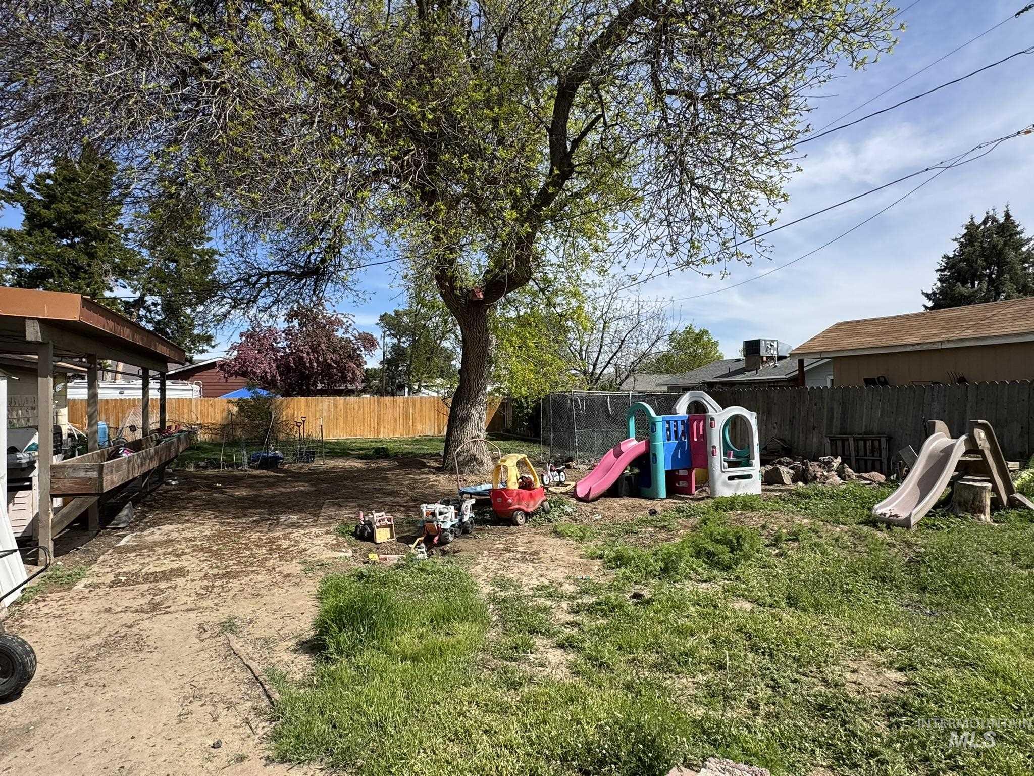 1278 SW 15th Ave, Ontario, Oregon 97914, 3 Bedrooms, 2 Bathrooms, Residential For Sale, Price $330,000, 98982810