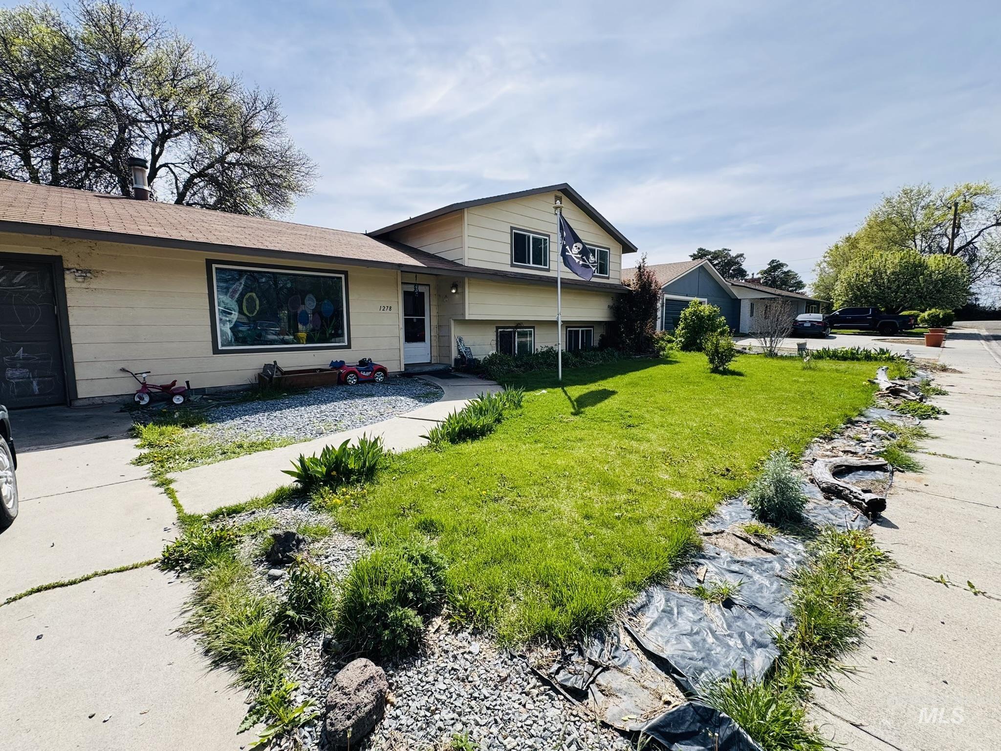 1278 SW 15th Ave, Ontario, Oregon 97914, 3 Bedrooms, 2 Bathrooms, Residential For Sale, Price $330,000, 98982810