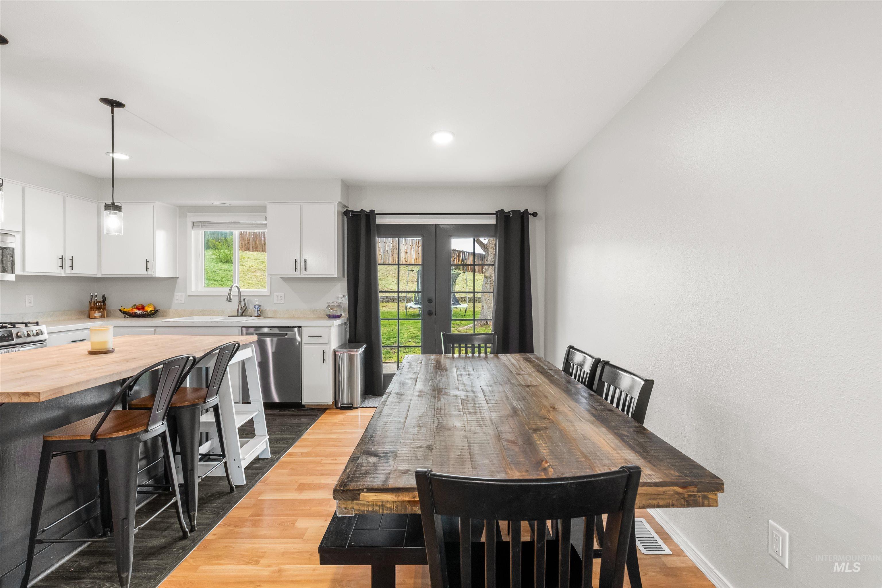 1224 Toby Court, Clarkston, Washington 99403, 4 Bedrooms, 3 Bathrooms, Residential For Sale, Price $450,000,MLS 98982812