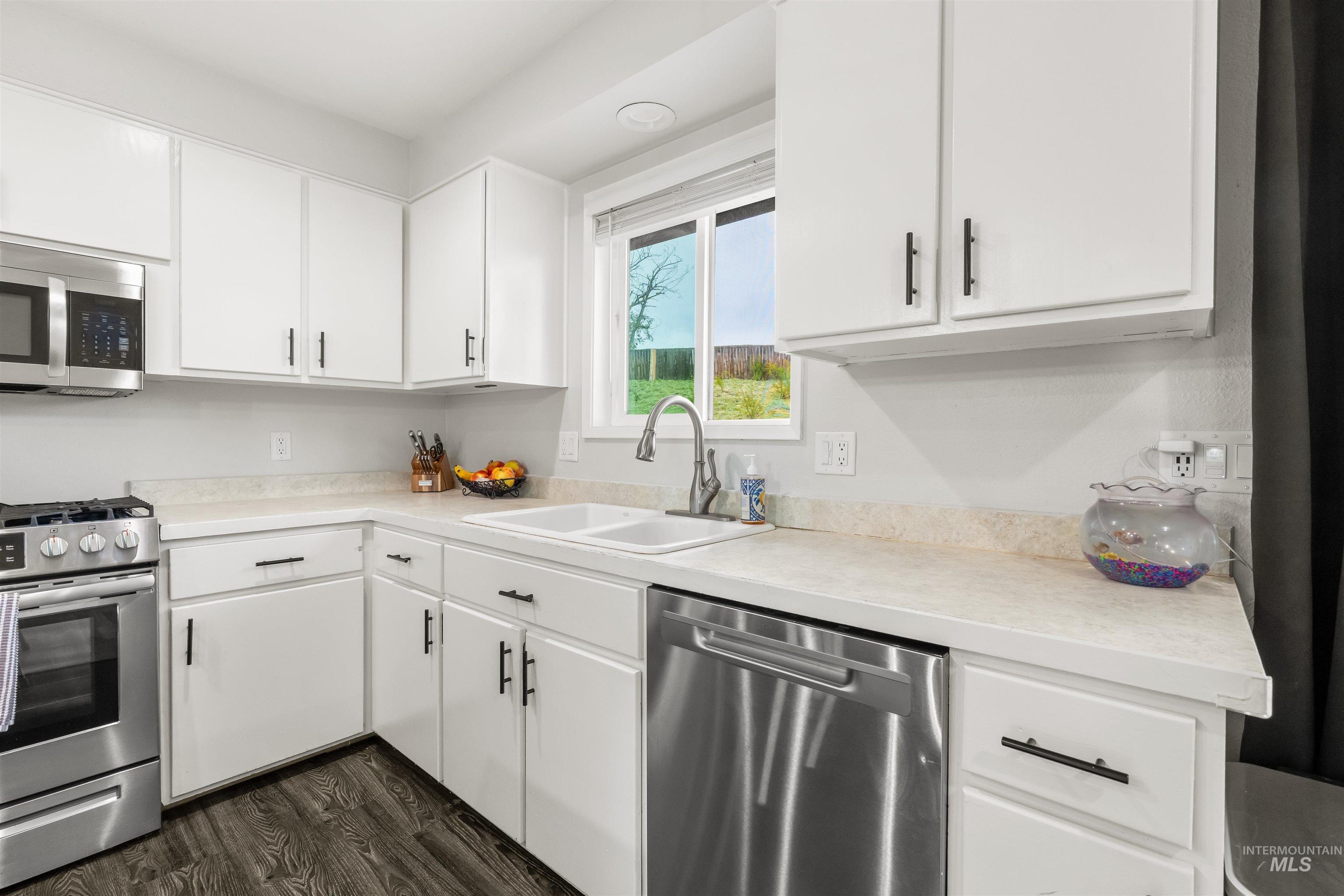 1224 Toby Court, Clarkston, Washington 99403, 4 Bedrooms, 3 Bathrooms, Residential For Sale, Price $450,000,MLS 98982812