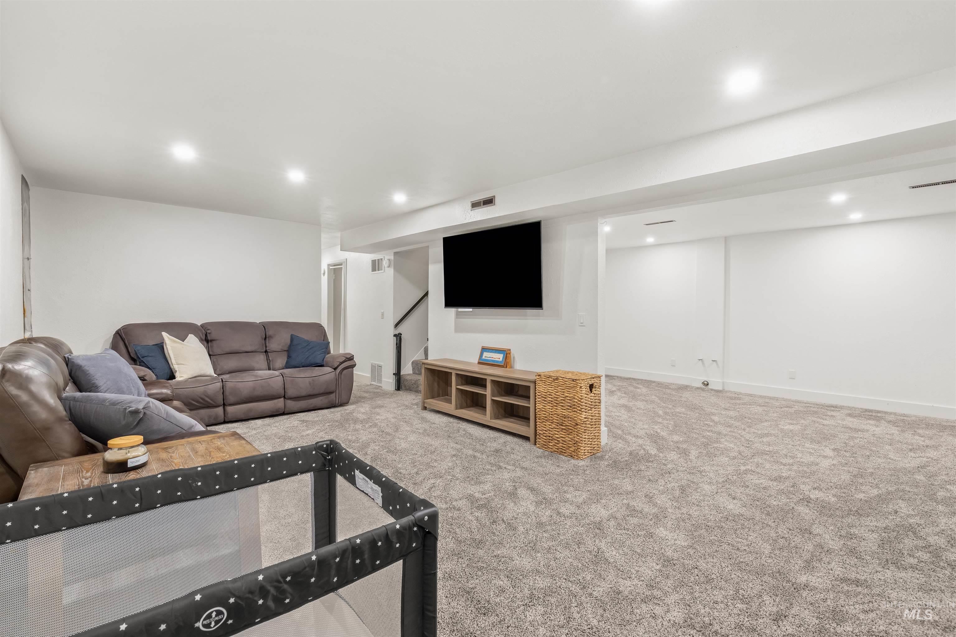 1224 Toby Court, Clarkston, Washington 99403, 4 Bedrooms, 3 Bathrooms, Residential For Sale, Price $450,000,MLS 98982812