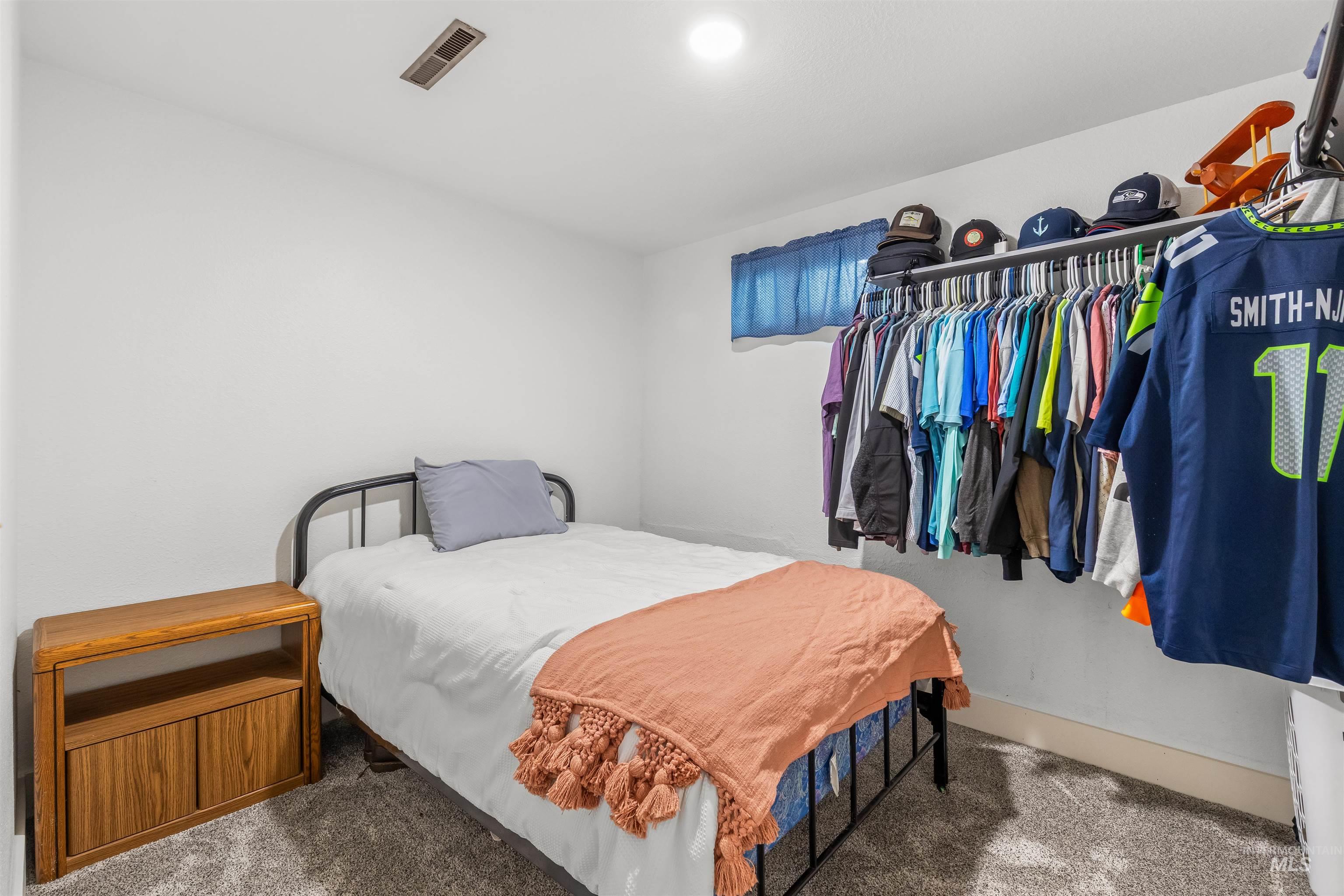 1224 Toby Court, Clarkston, Washington 99403, 4 Bedrooms, 3 Bathrooms, Residential For Sale, Price $450,000,MLS 98982812