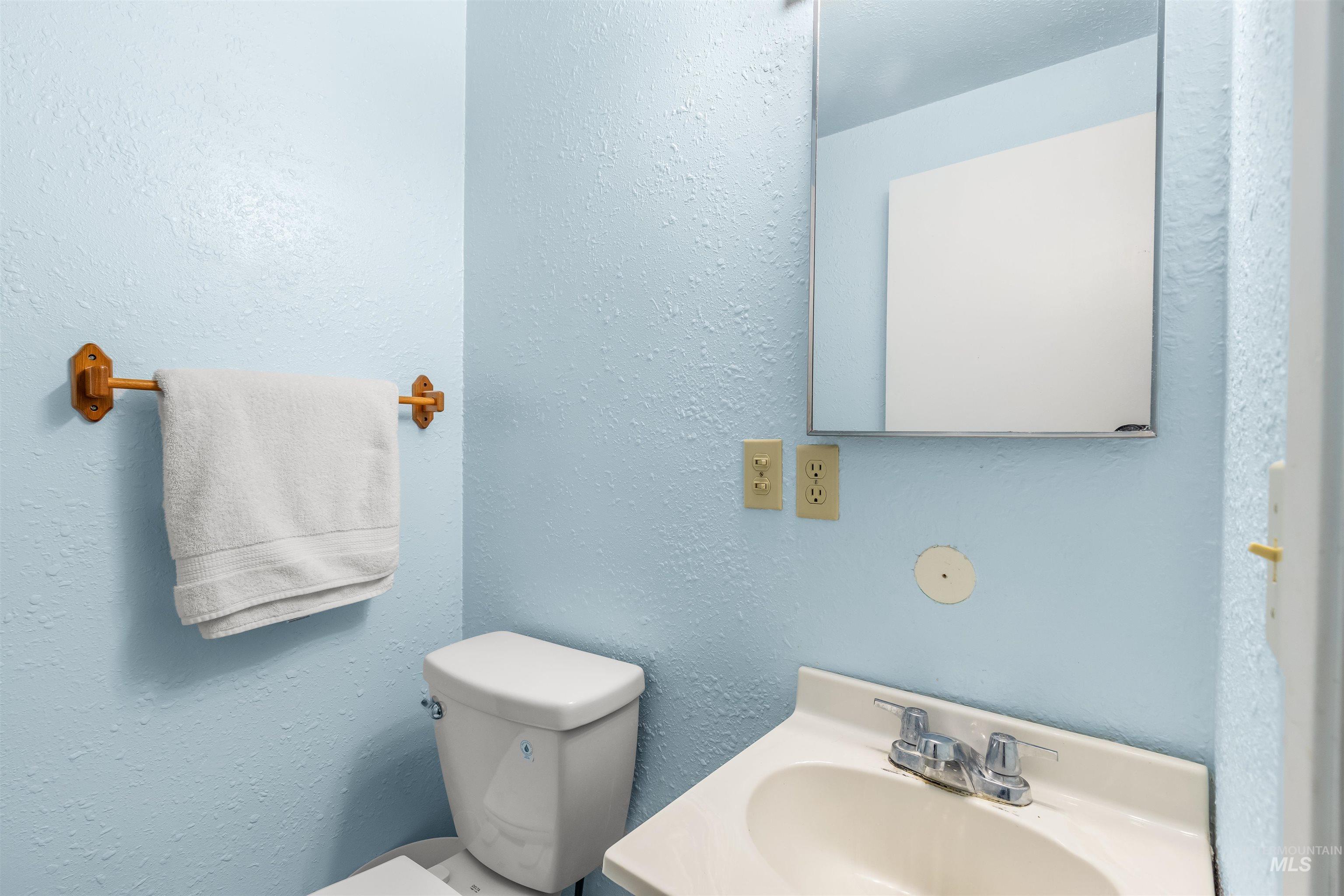 1224 Toby Court, Clarkston, Washington 99403, 4 Bedrooms, 3 Bathrooms, Residential For Sale, Price $450,000,MLS 98982812