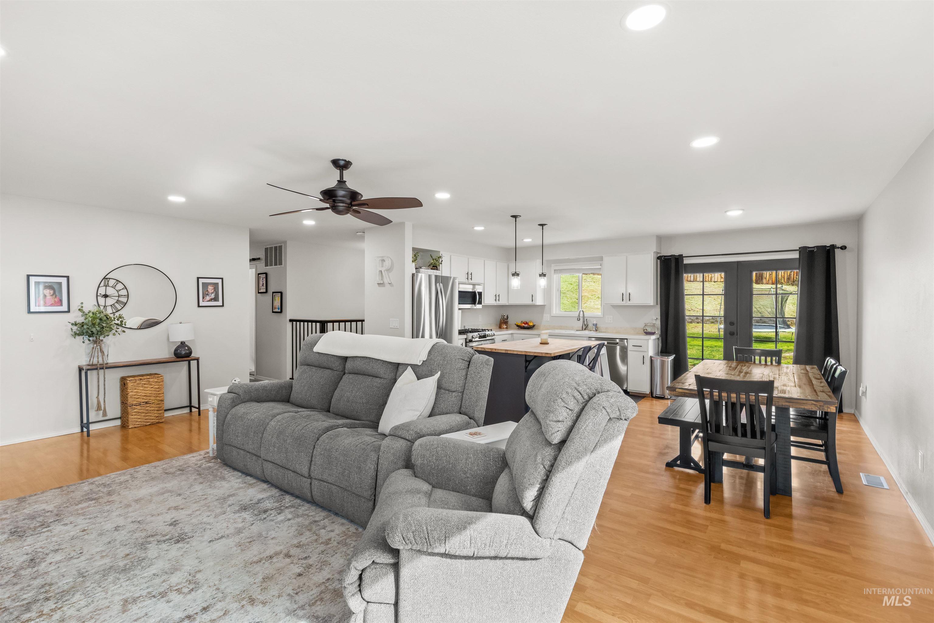 1224 Toby Court, Clarkston, Washington 99403, 4 Bedrooms, 3 Bathrooms, Residential For Sale, Price $445,000,MLS 98982812