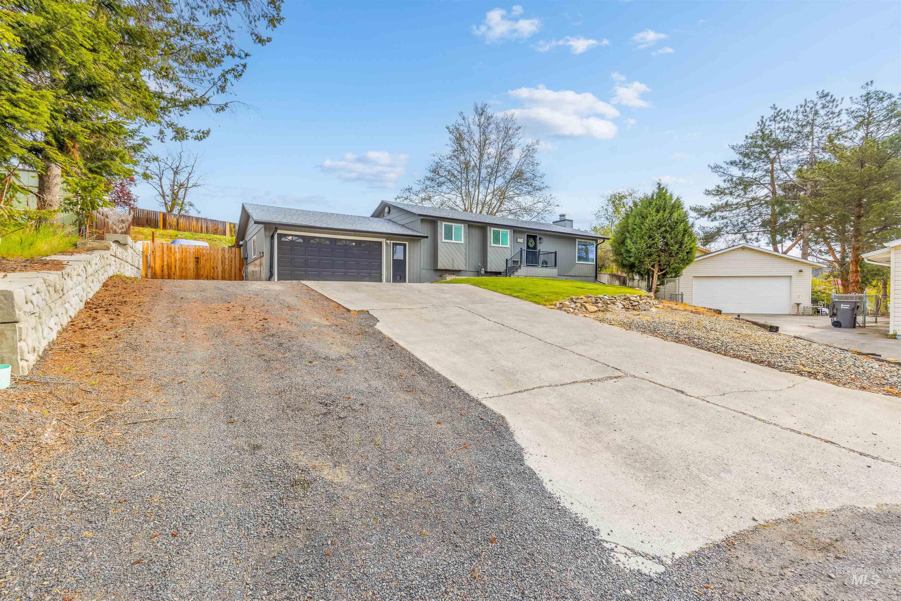1224 Toby Court, Clarkston, Washington 99403, 4 Bedrooms, 3 Bathrooms, Residential For Sale, Price $445,000, 98982812