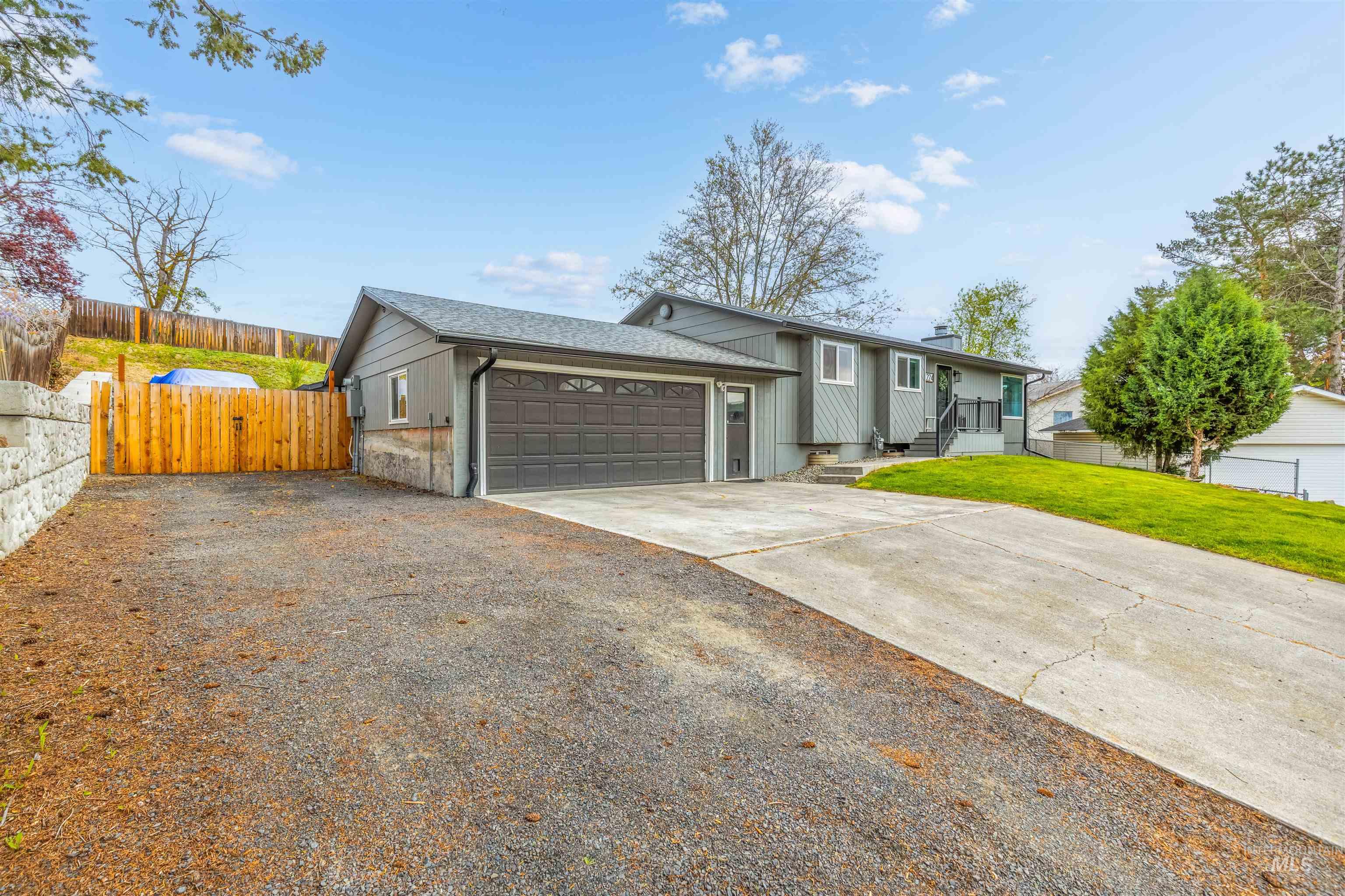 1224 Toby Court, Clarkston, Washington 99403, 4 Bedrooms, 3 Bathrooms, Residential For Sale, Price $450,000,MLS 98982812