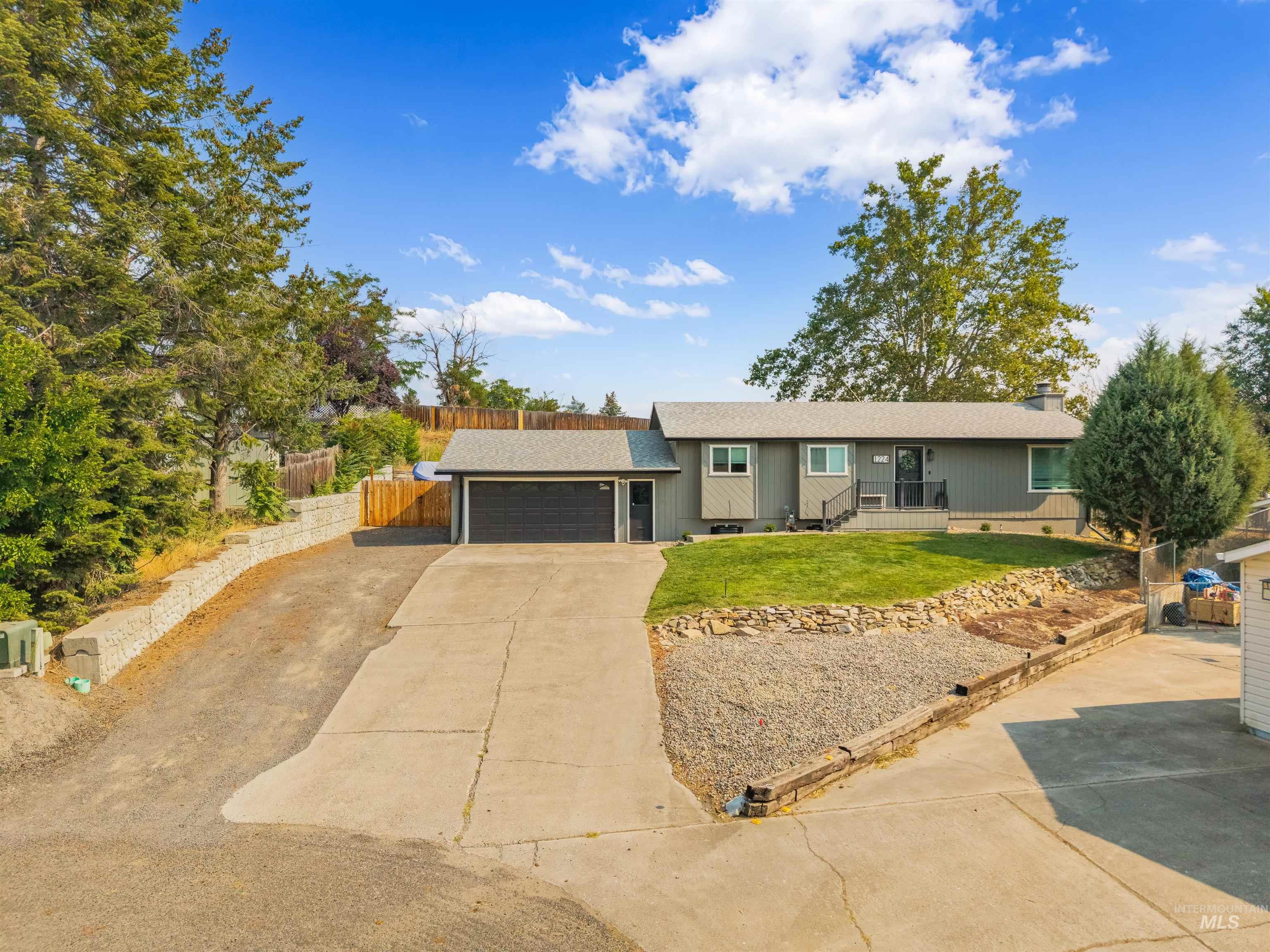 1224 Toby Court, Clarkston, Washington 99403, 4 Bedrooms, 3 Bathrooms, Residential For Sale, Price $445,000,MLS 98982812