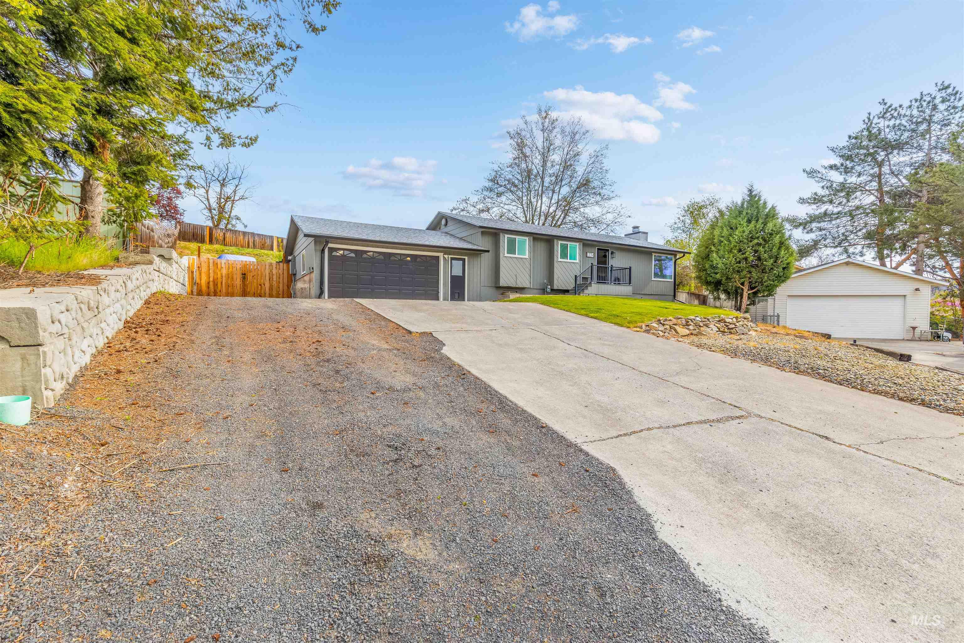 1224 Toby Court, Clarkston, Washington 99403, 4 Bedrooms, 3 Bathrooms, Residential For Sale, Price $450,000,MLS 98982812