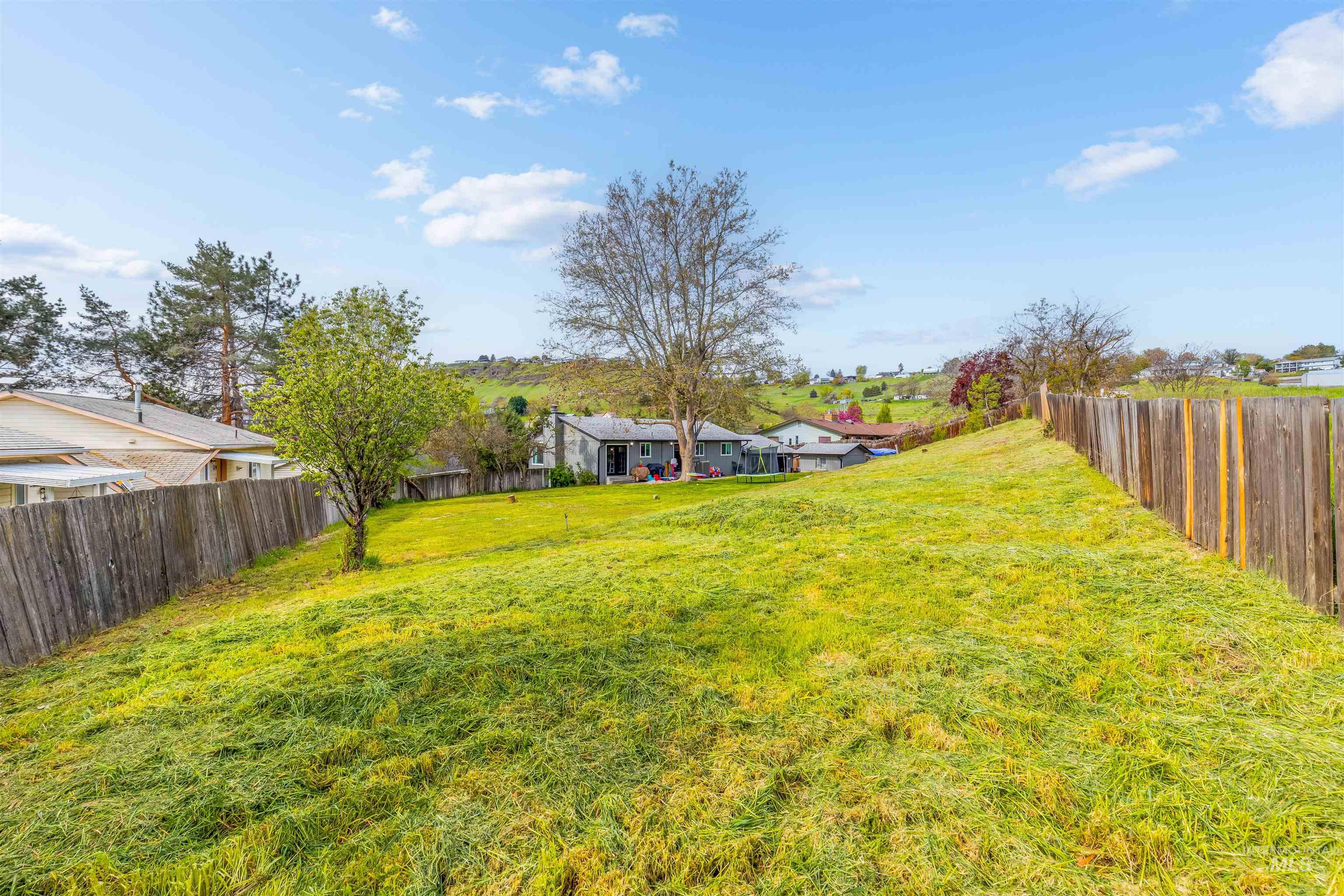 1224 Toby Court, Clarkston, Washington 99403, 4 Bedrooms, 3 Bathrooms, Residential For Sale, Price $450,000,MLS 98982812