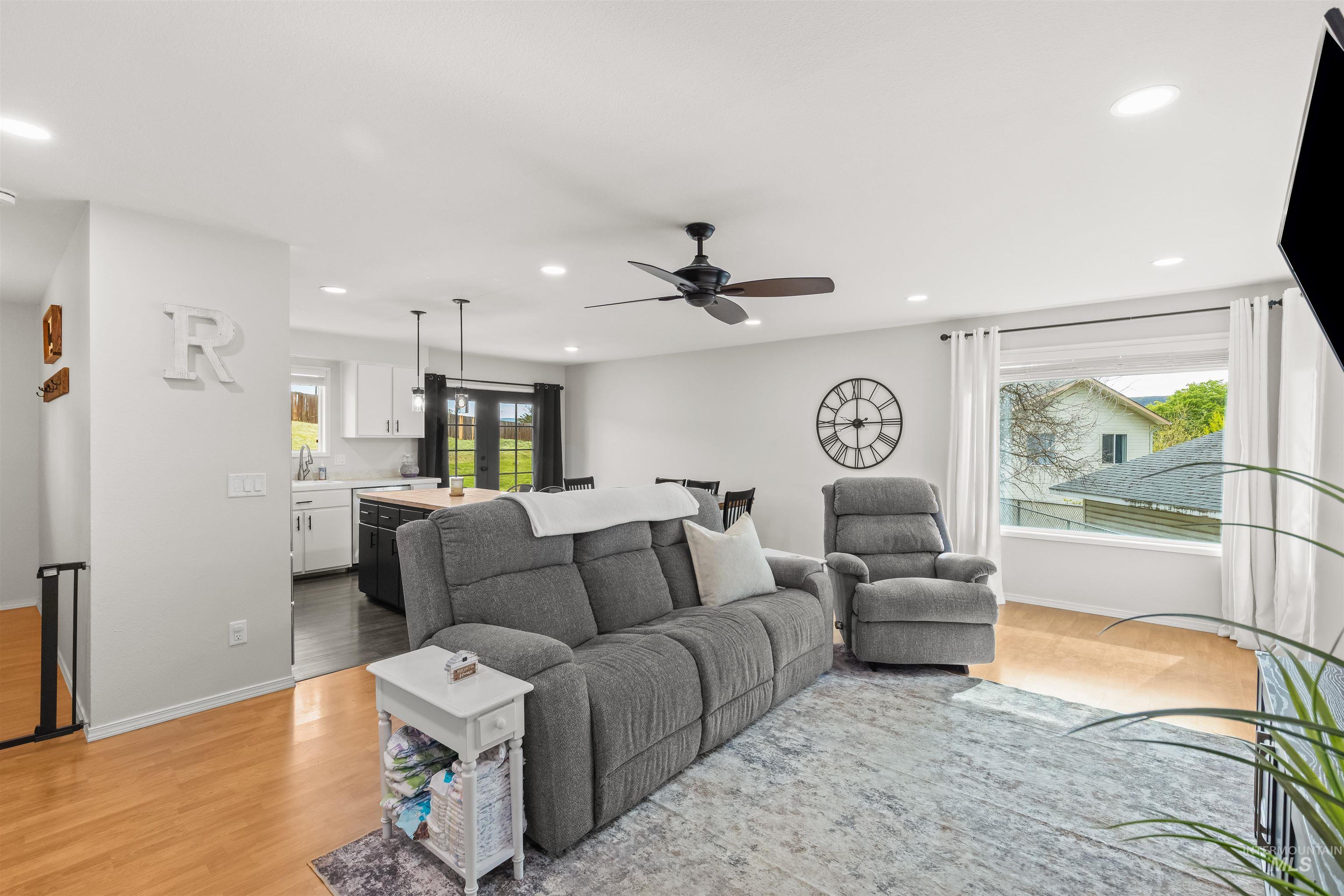 1224 Toby Court, Clarkston, Washington 99403, 4 Bedrooms, 3 Bathrooms, Residential For Sale, Price $450,000,MLS 98982812