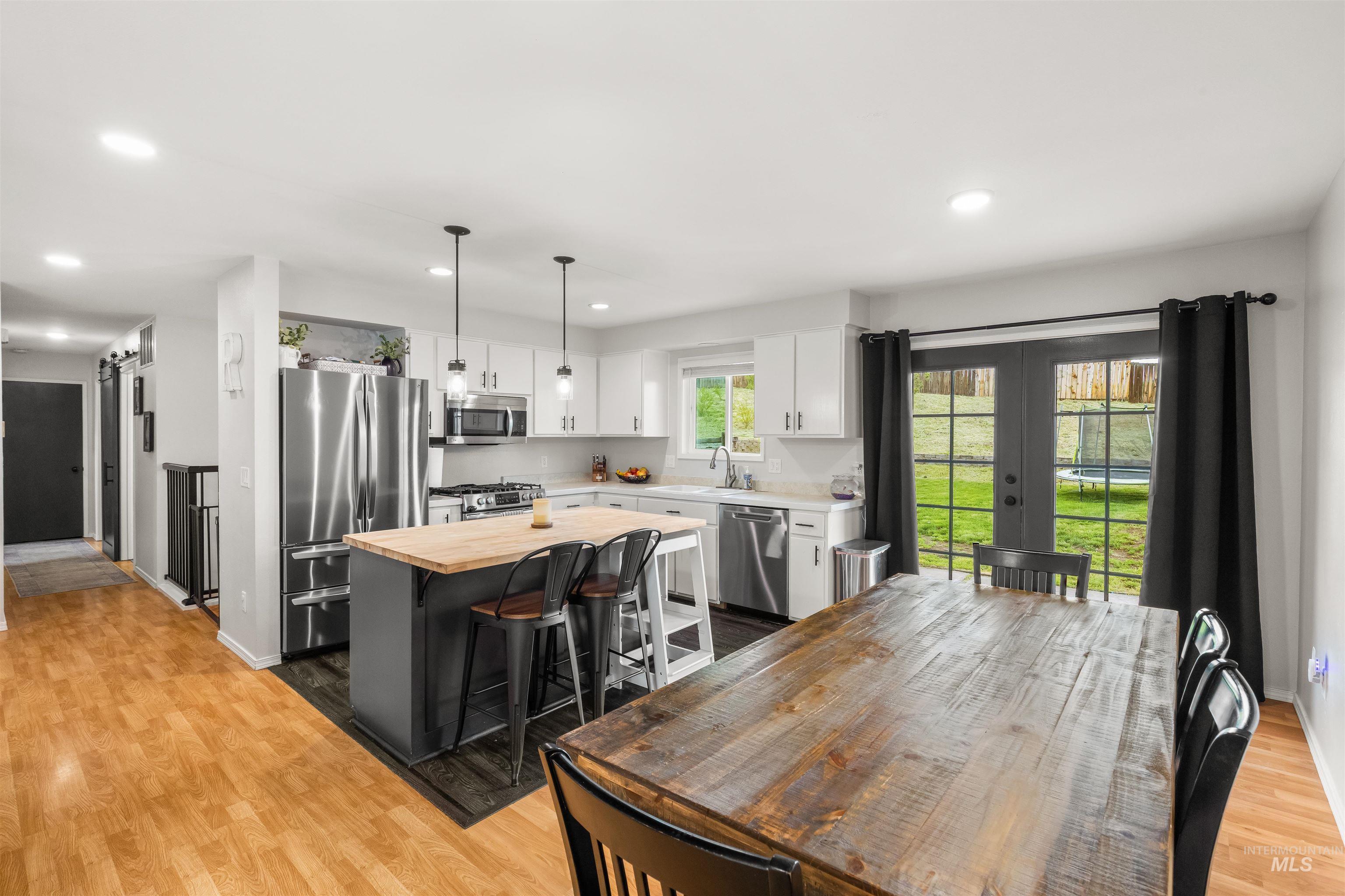 1224 Toby Court, Clarkston, Washington 99403, 4 Bedrooms, 3 Bathrooms, Residential For Sale, Price $450,000,MLS 98982812