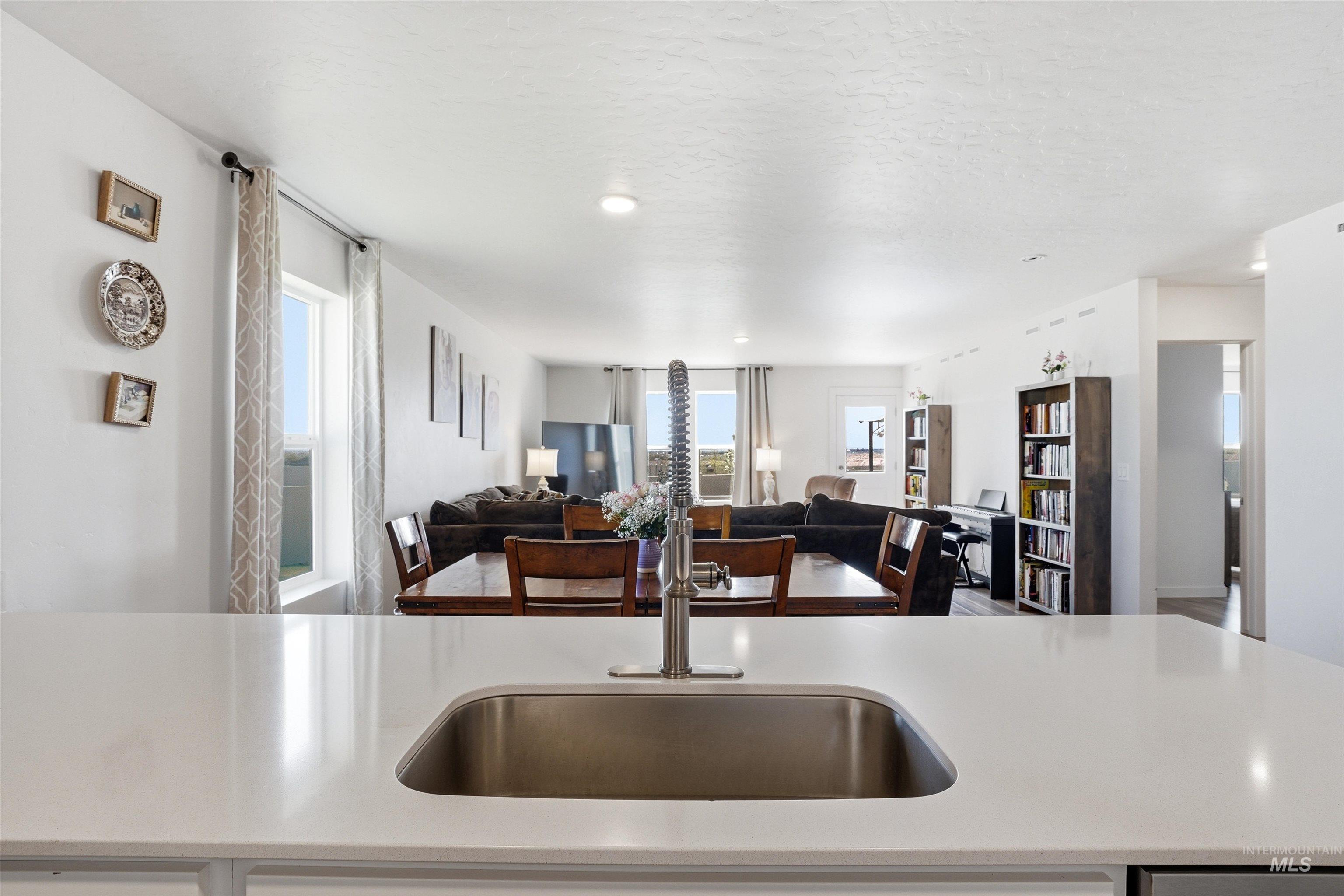 15038 Cumulus Place, Caldwell, Idaho 83607, 3 Bedrooms, 2 Bathrooms, Residential For Sale, Price $400,000,MLS 98982813