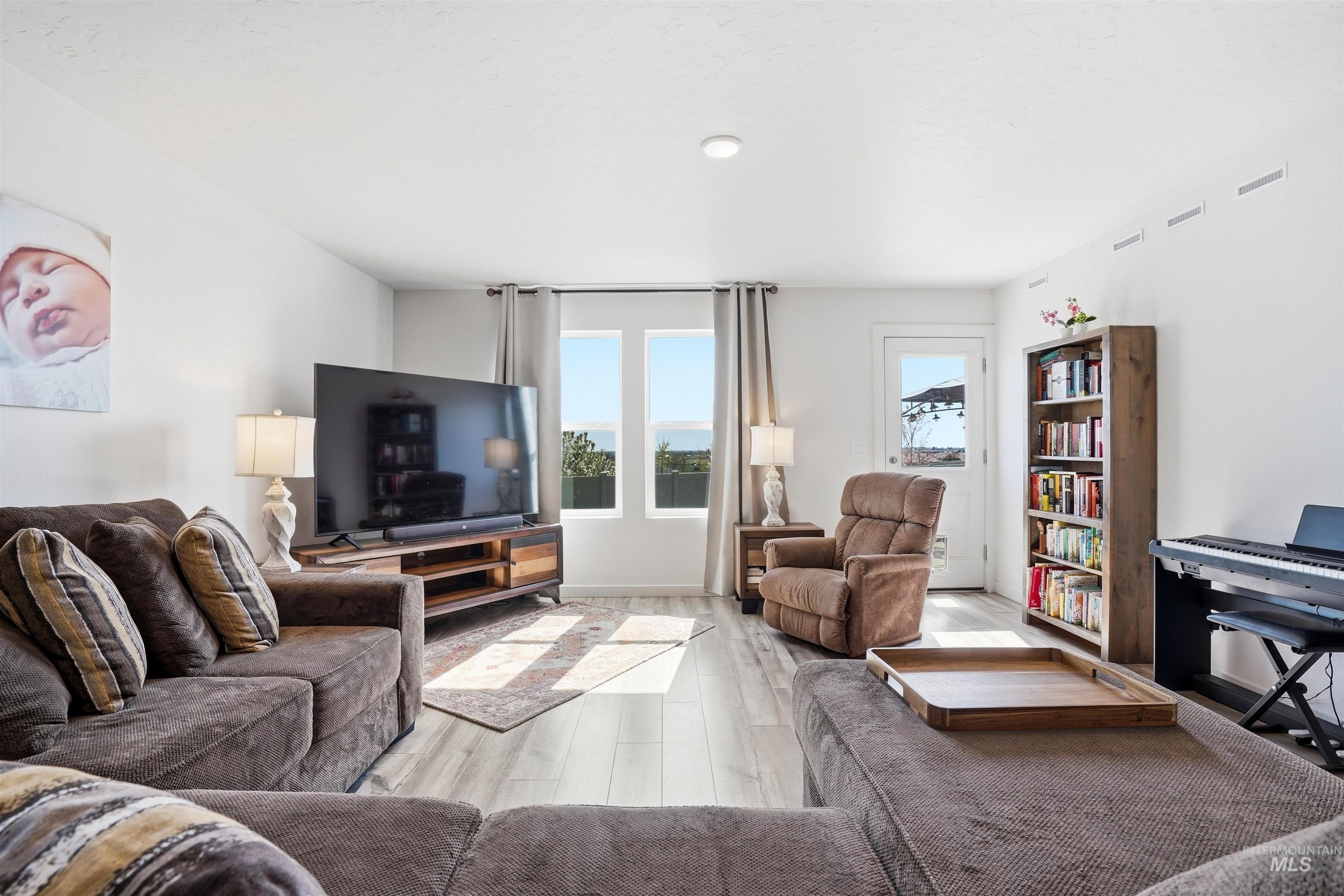 15038 Cumulus Place, Caldwell, Idaho 83607, 3 Bedrooms, 2 Bathrooms, Residential For Sale, Price $400,000,MLS 98982813