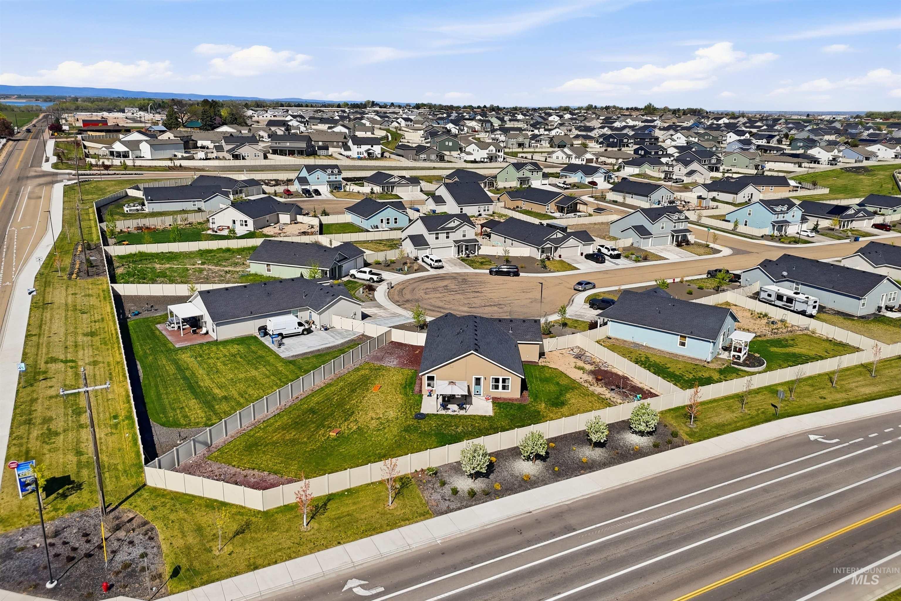 15038 Cumulus Place, Caldwell, Idaho 83607, 3 Bedrooms, 2 Bathrooms, Residential For Sale, Price $400,000,MLS 98982813