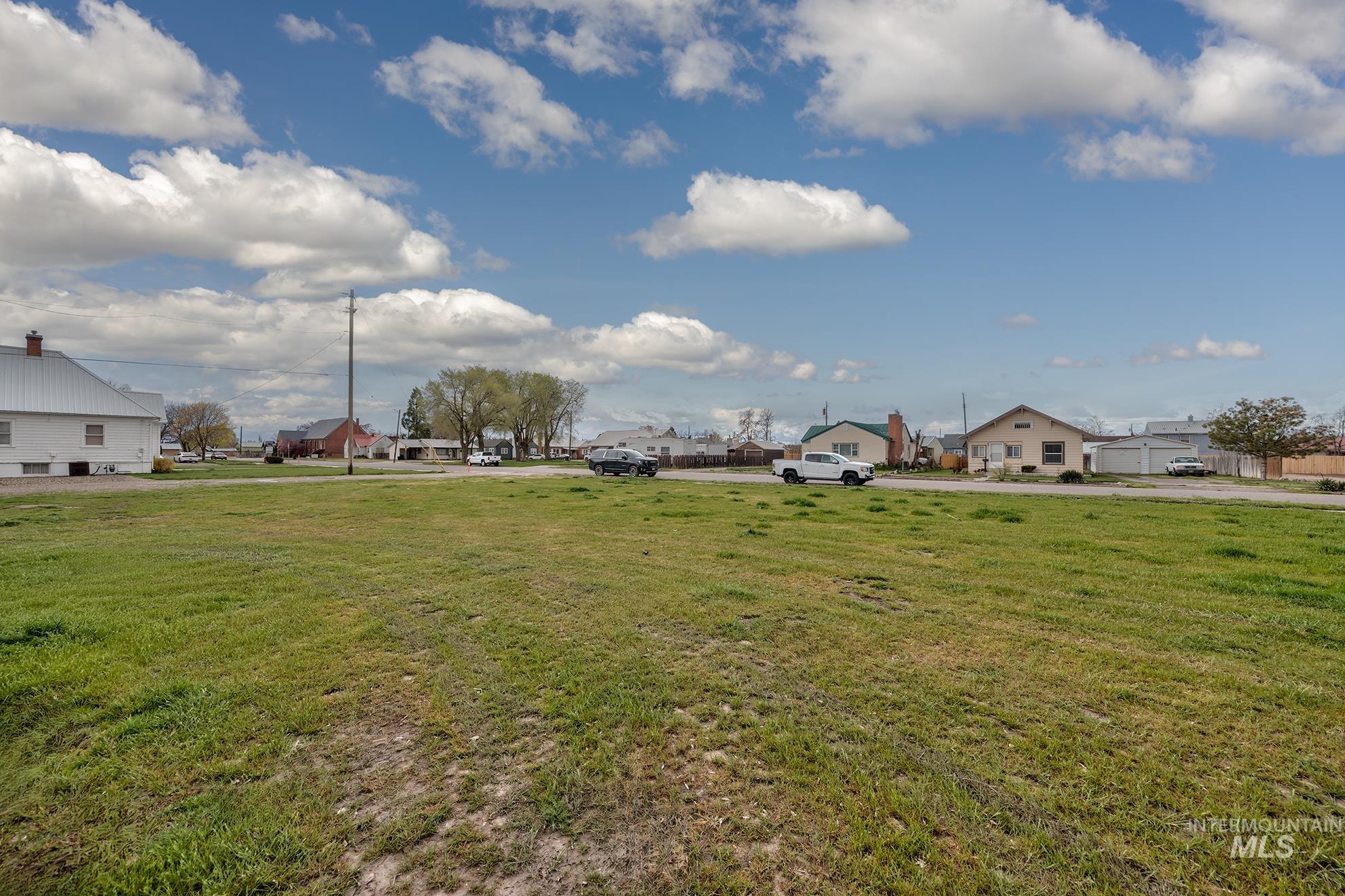 404 N 3rd, Nyssa, Oregon 97913, 2 Bathrooms, Residential For Sale, Price $250,000,MLS 98982815