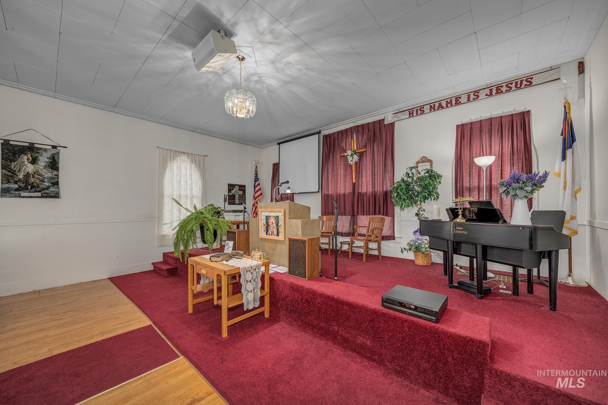 404 N 3rd, Nyssa, Oregon 97913, 2 Bathrooms, Residential For Sale, Price $250,000,MLS 98982815