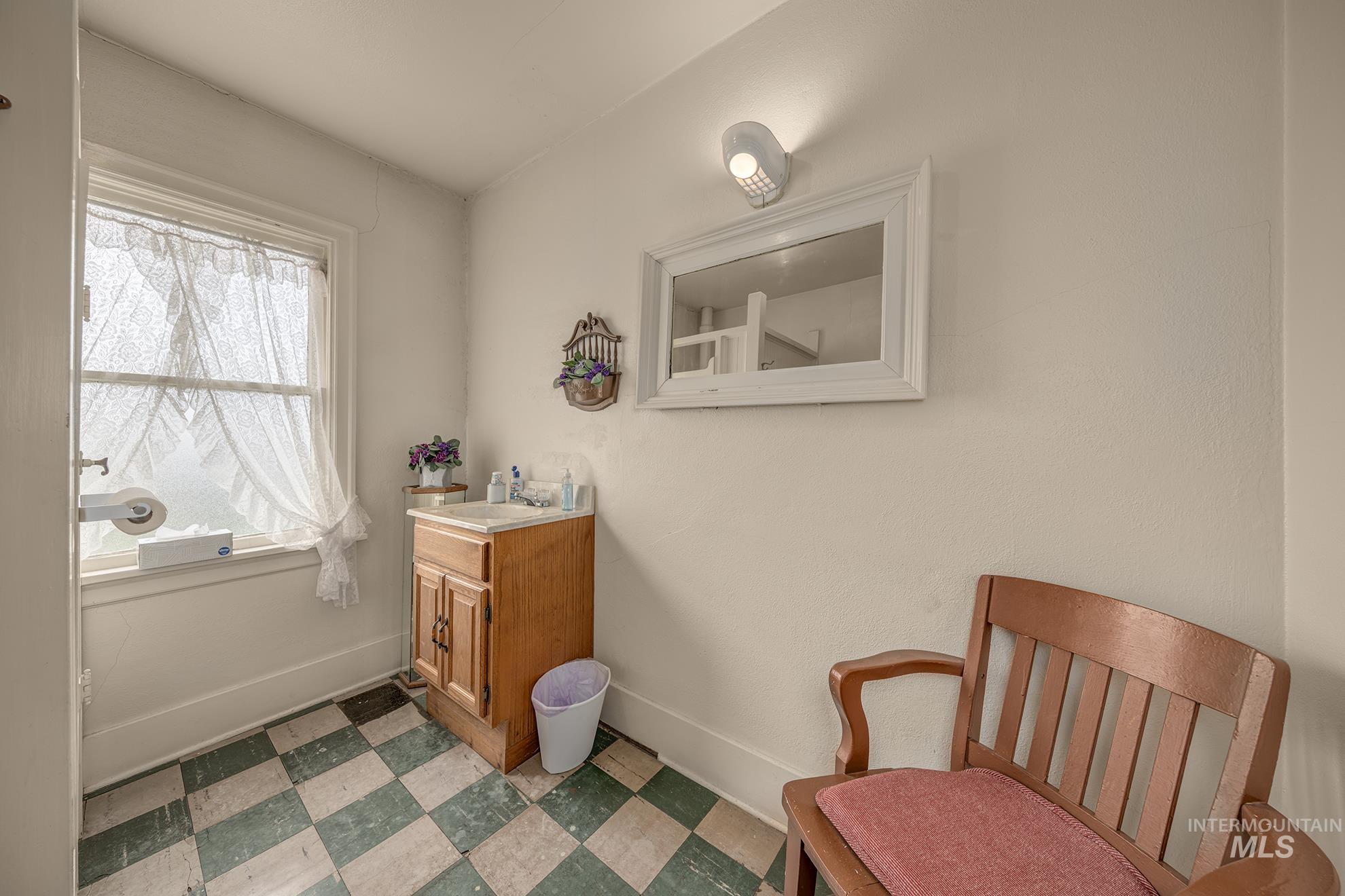 404 N 3rd, Nyssa, Oregon 97913, 2 Bathrooms, Residential For Sale, Price $250,000,MLS 98982815