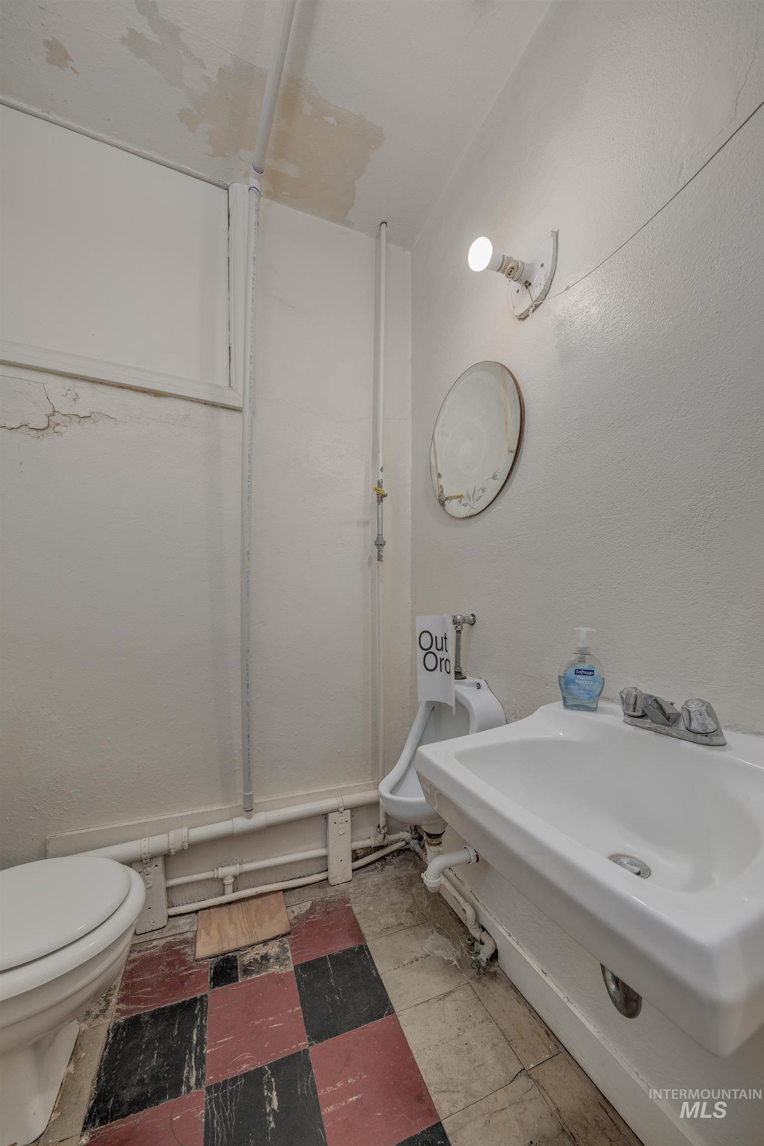 404 N 3rd, Nyssa, Oregon 97913, 2 Bathrooms, Residential For Sale, Price $250,000,MLS 98982815