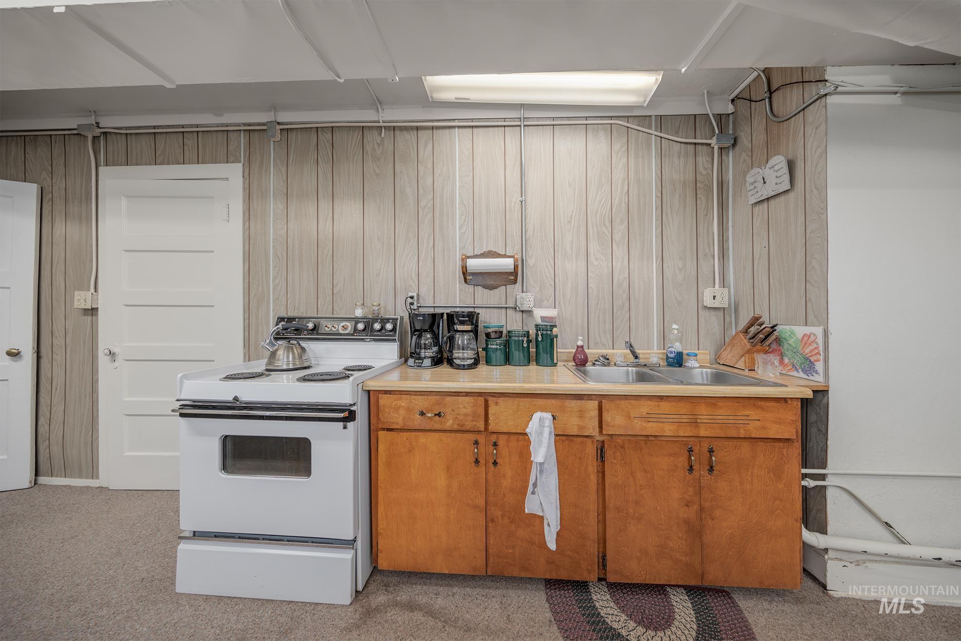 404 N 3rd, Nyssa, Oregon 97913, 2 Bathrooms, Residential For Sale, Price $250,000,MLS 98982815