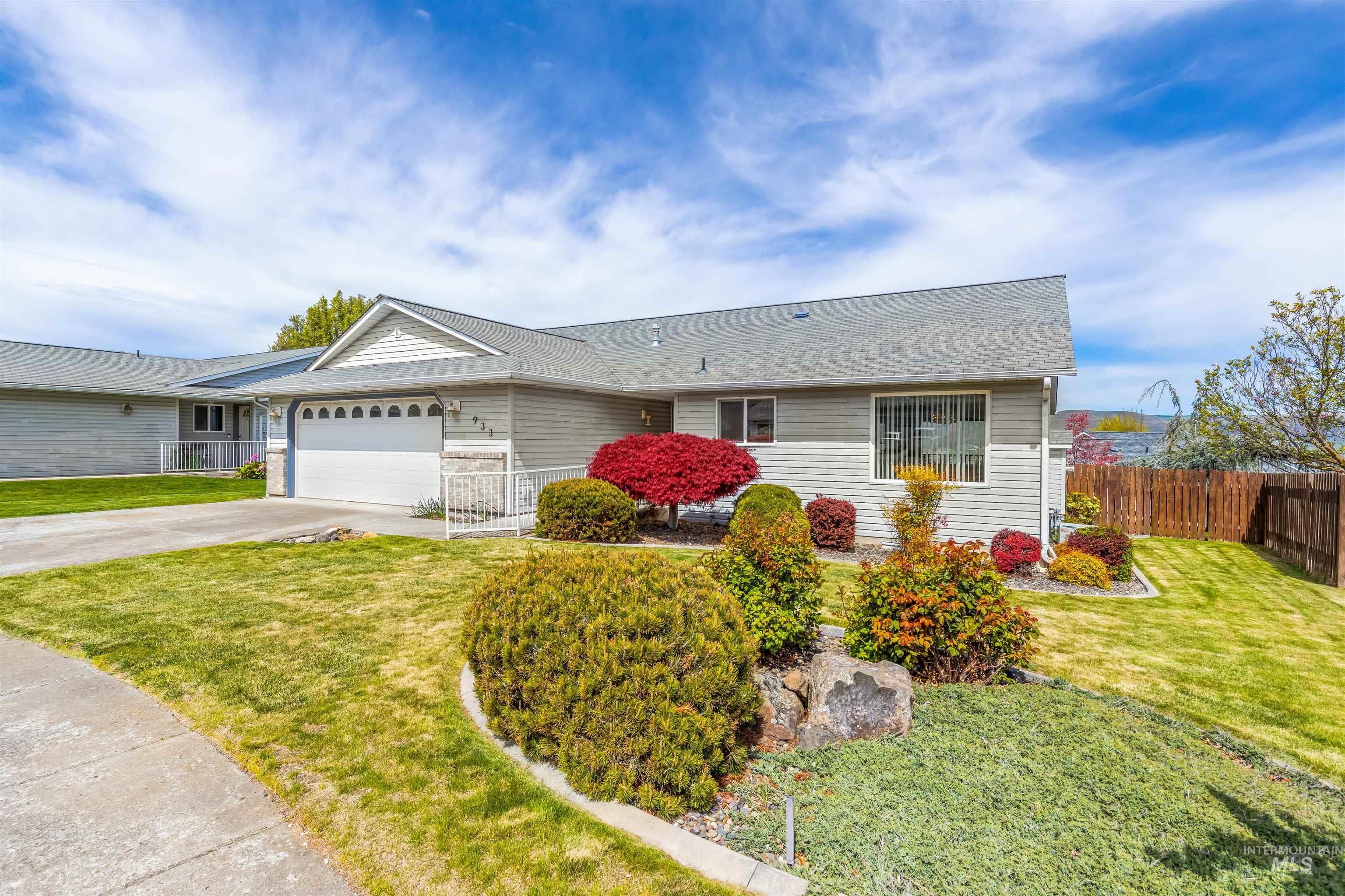 933 Cypress Court, Lewiston, Idaho 83501, 3 Bedrooms, 2 Bathrooms, Residential For Sale, Price $394,000, 98982816