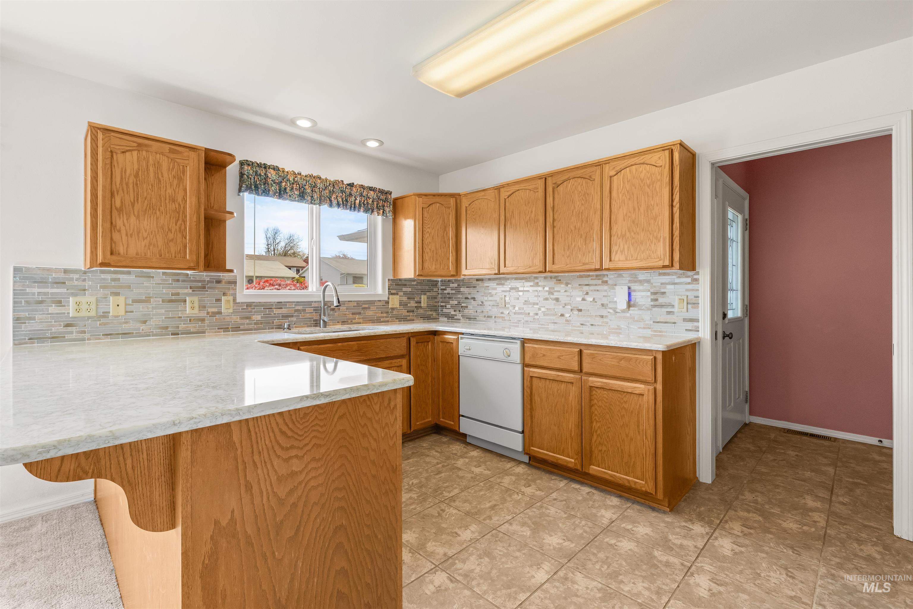 933 Cypress Court, Lewiston, Idaho 83501, 3 Bedrooms, 2 Bathrooms, Residential For Sale, Price $394,000, 98982816