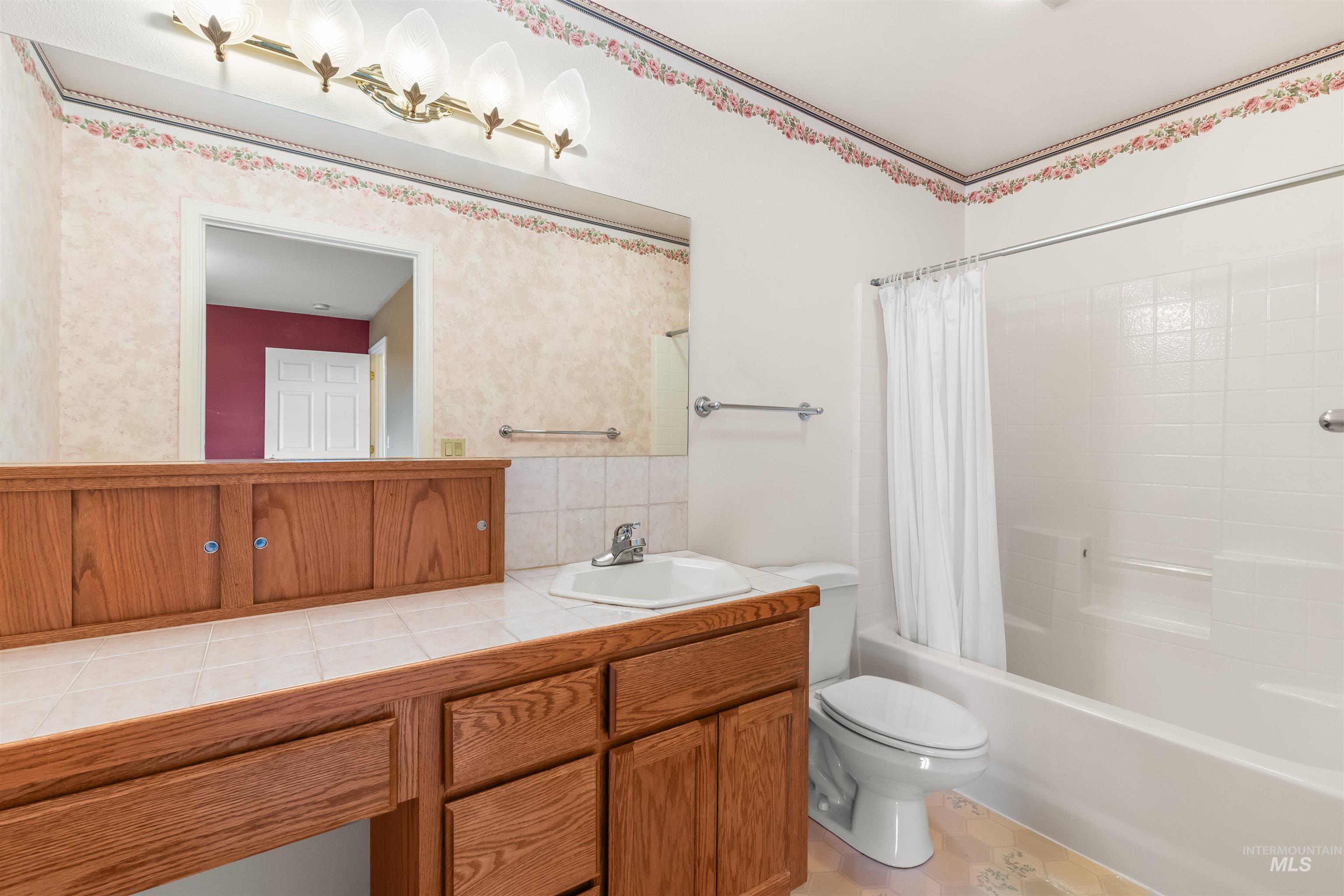 933 Cypress Court, Lewiston, Idaho 83501, 3 Bedrooms, 2 Bathrooms, Residential For Sale, Price $394,000, 98982816