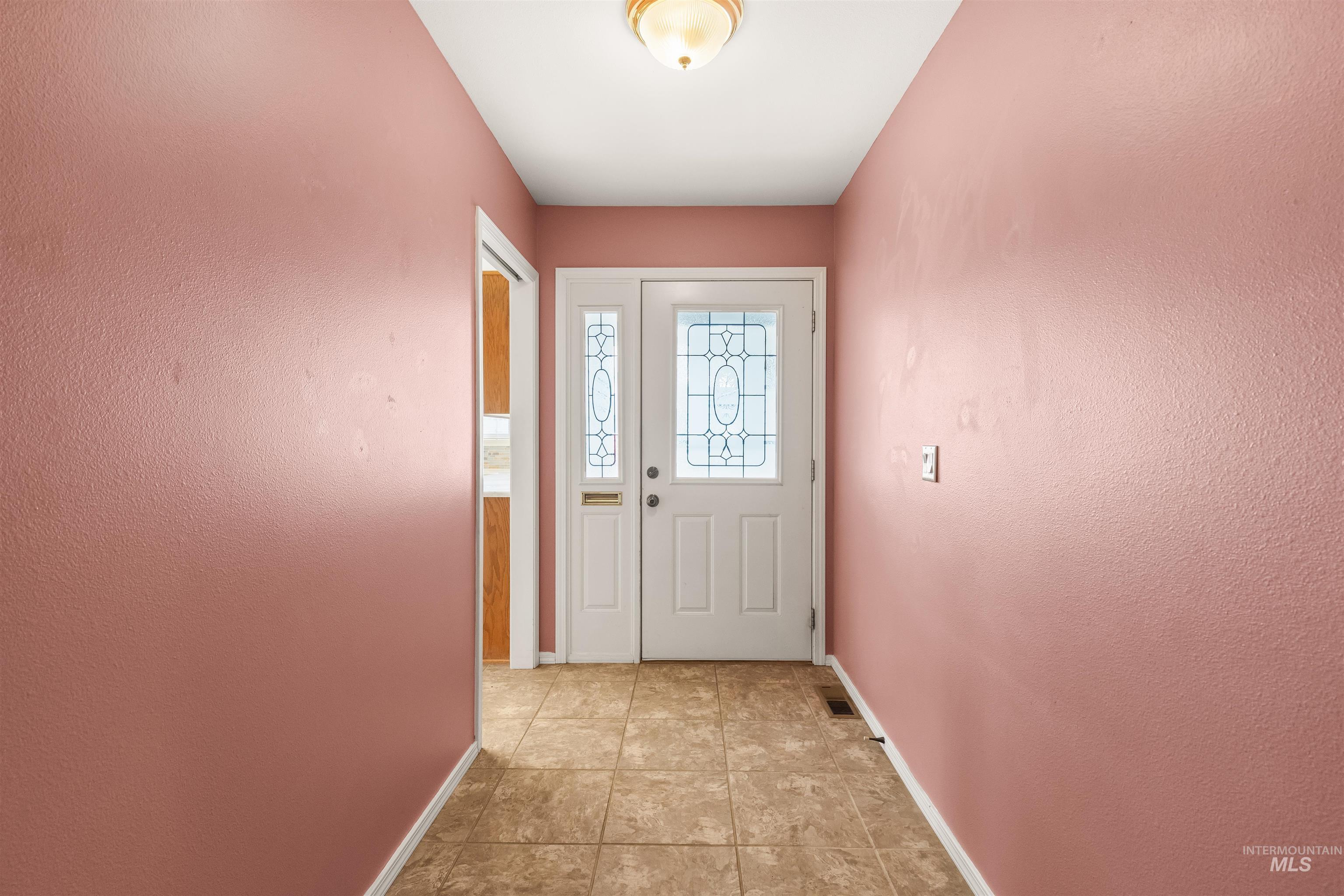 933 Cypress Court, Lewiston, Idaho 83501, 3 Bedrooms, 2 Bathrooms, Residential For Sale, Price $394,000, 98982816