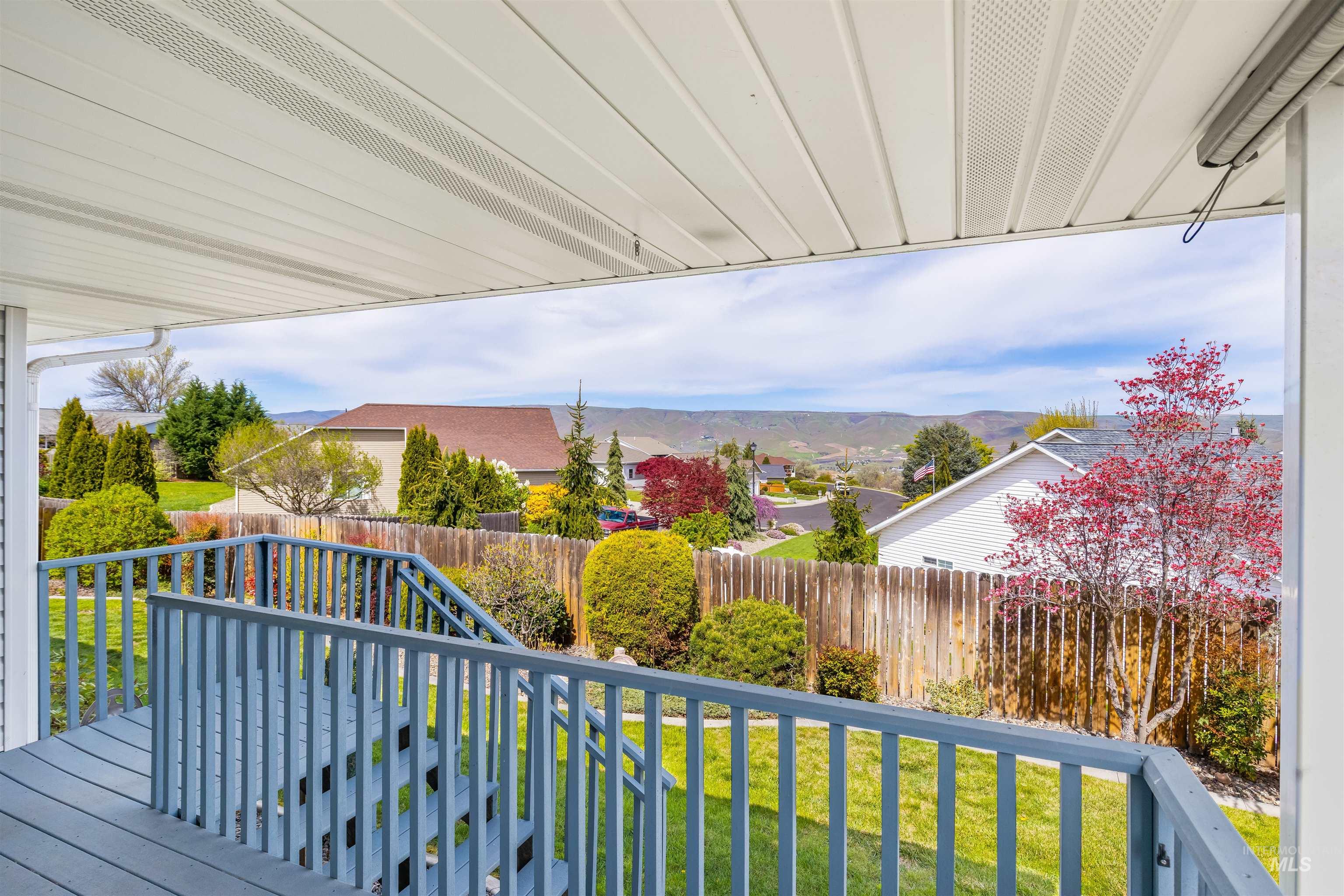 933 Cypress Court, Lewiston, Idaho 83501, 3 Bedrooms, 2 Bathrooms, Residential For Sale, Price $394,000, 98982816