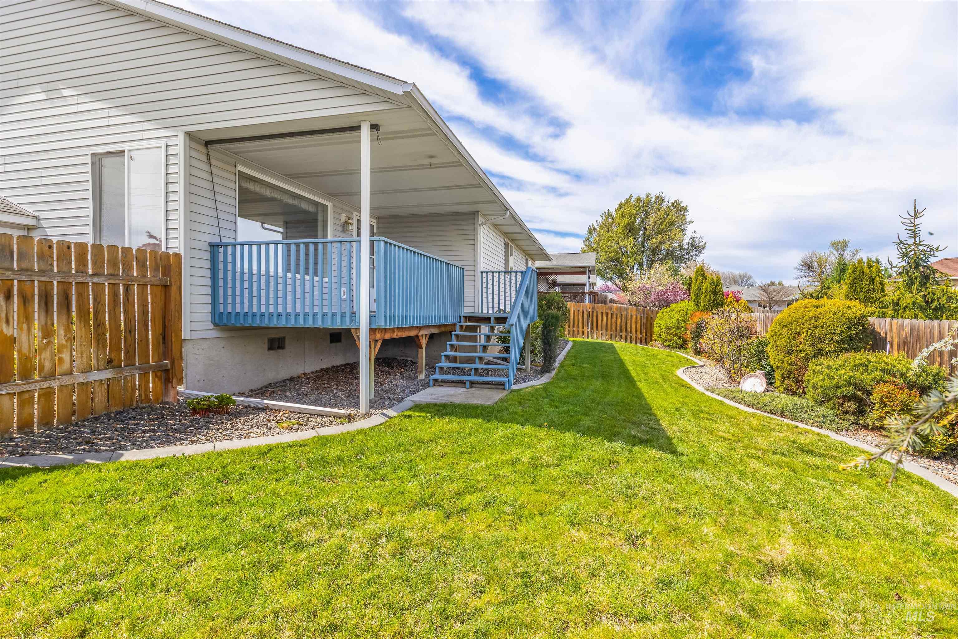 933 Cypress Court, Lewiston, Idaho 83501, 3 Bedrooms, 2 Bathrooms, Residential For Sale, Price $394,000, 98982816