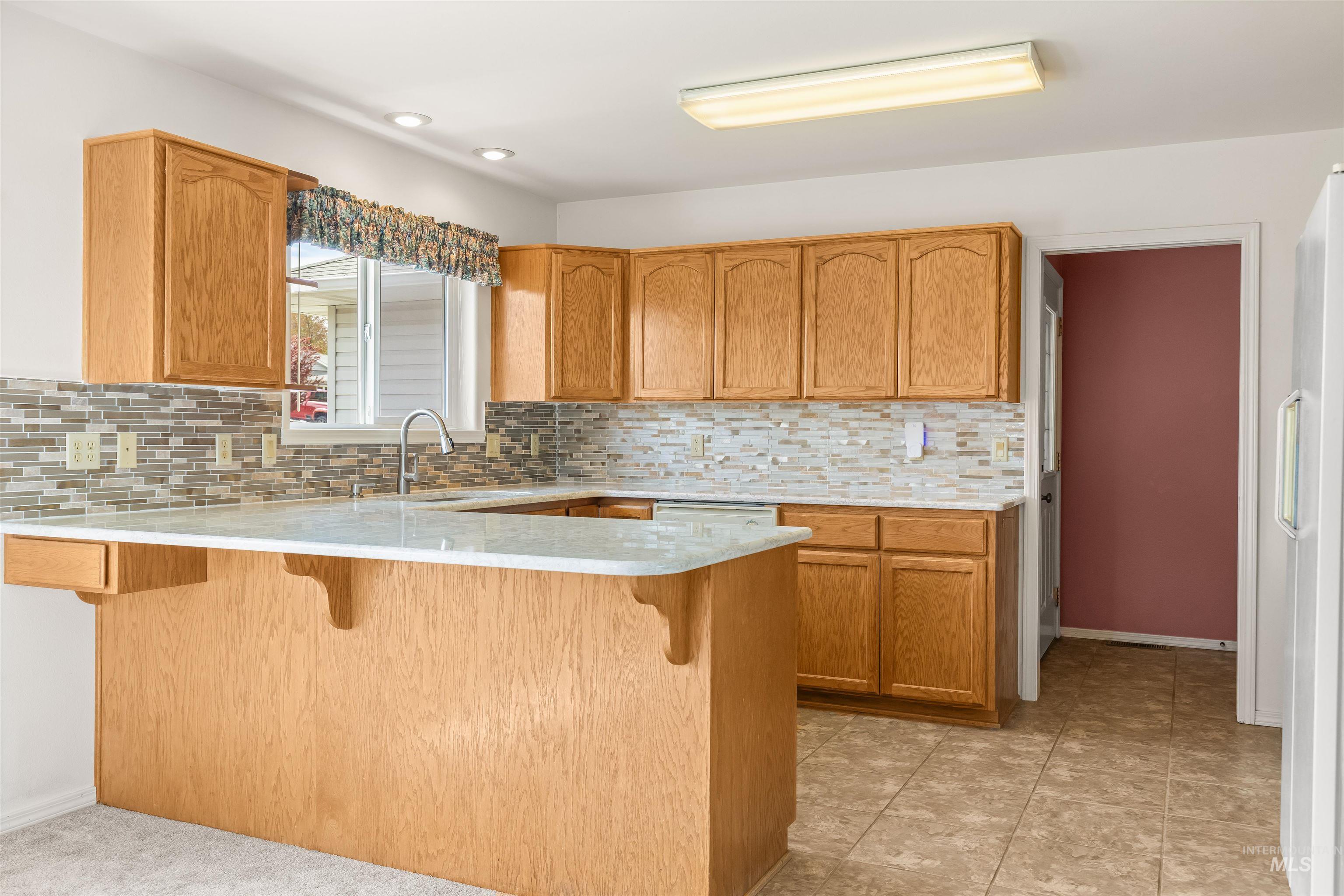 933 Cypress Court, Lewiston, Idaho 83501, 3 Bedrooms, 2 Bathrooms, Residential For Sale, Price $394,000, 98982816