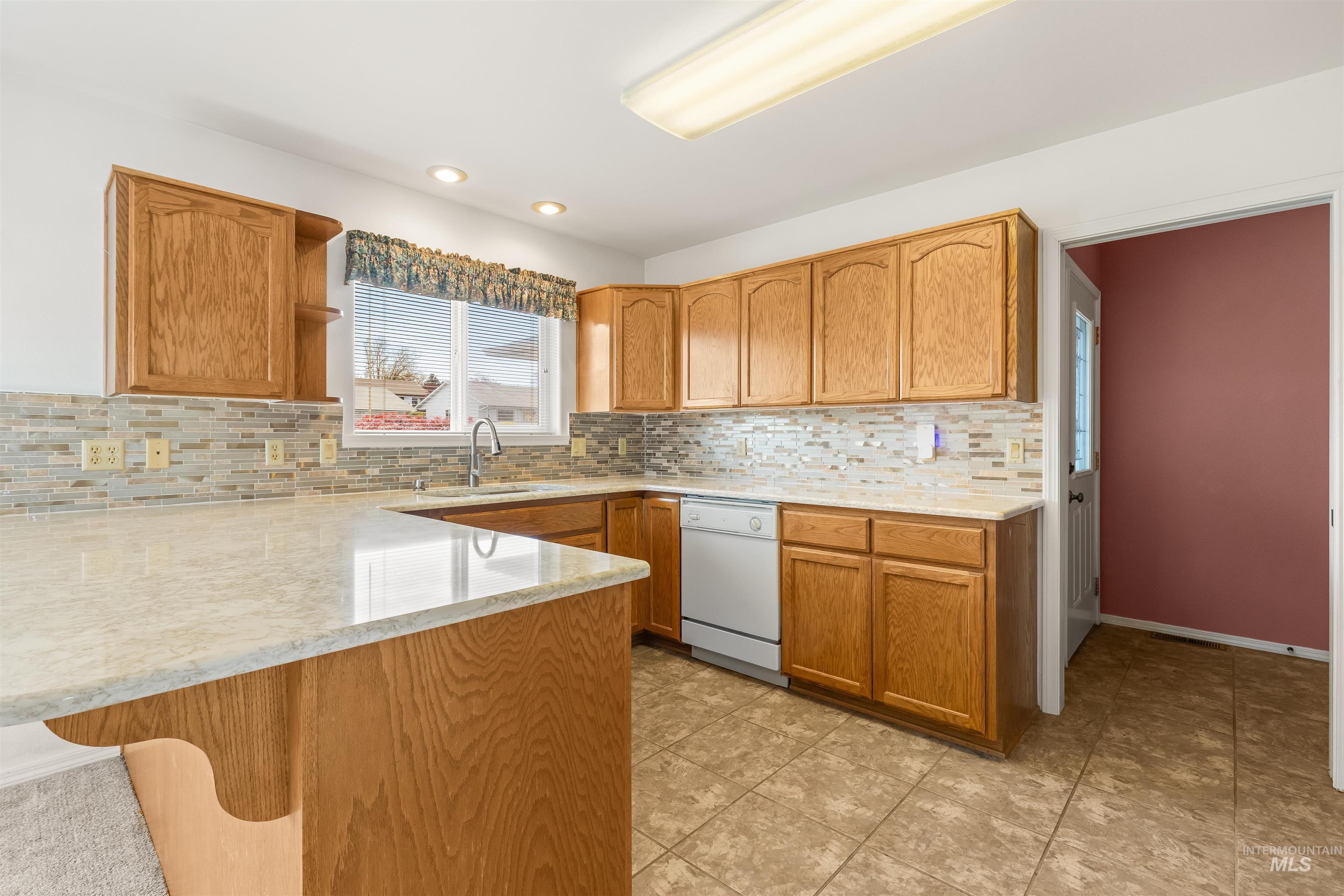 933 Cypress Court, Lewiston, Idaho 83501, 3 Bedrooms, 2 Bathrooms, Residential For Sale, Price $394,000, 98982816