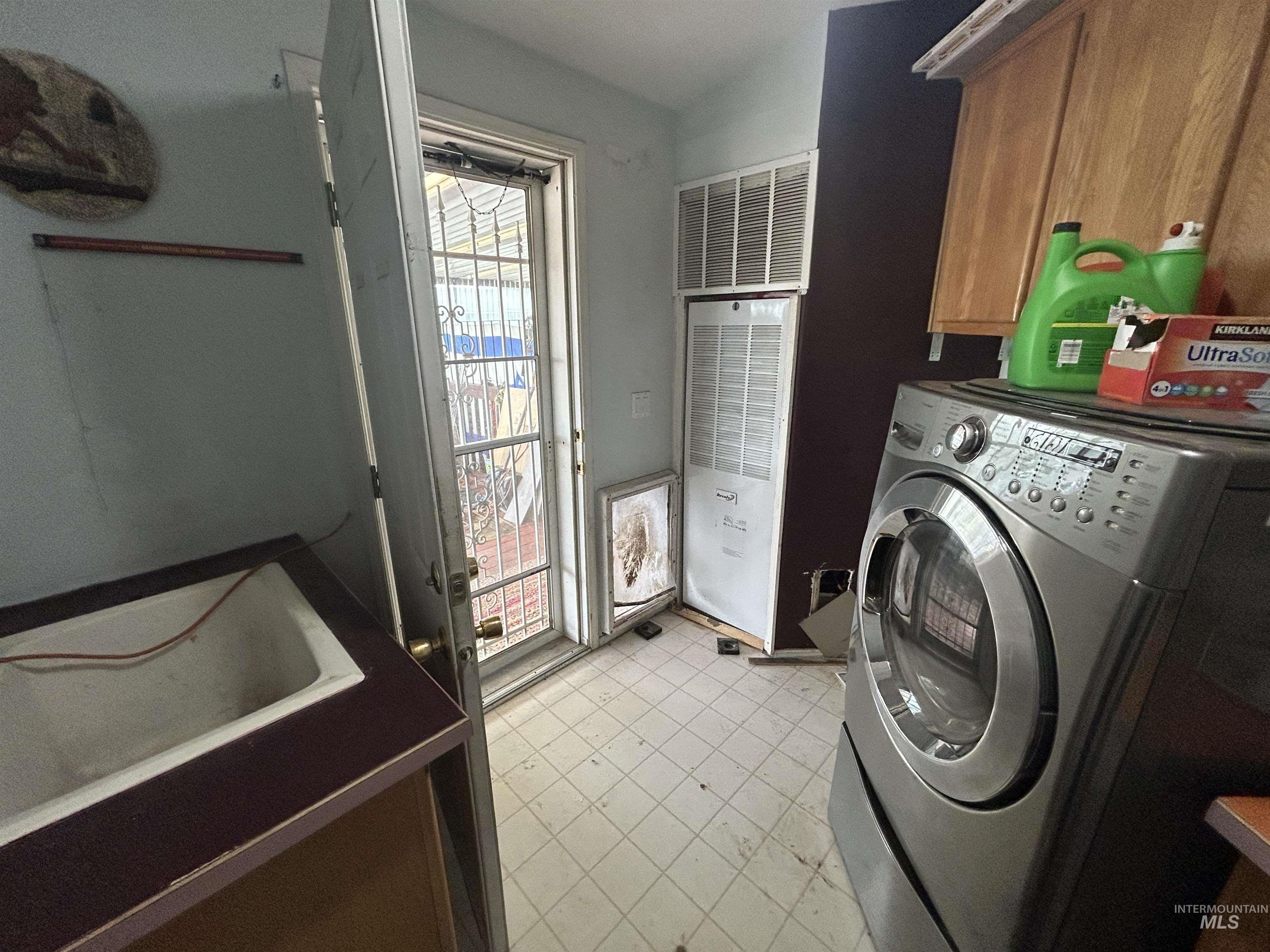 2115 6th Ave., Clarkston, Washington 99403, 3 Bedrooms, 2 Bathrooms, Residential For Sale, Price $164,900,MLS 98982817