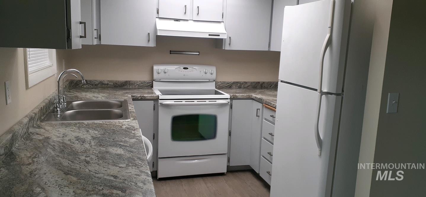 1013/1017 Lemhi Cir, Twin Falls, Idaho 83301-3533, 2 Bedrooms, 1 Bathroom, Residential Income For Sale, Price $475,000, 98982824